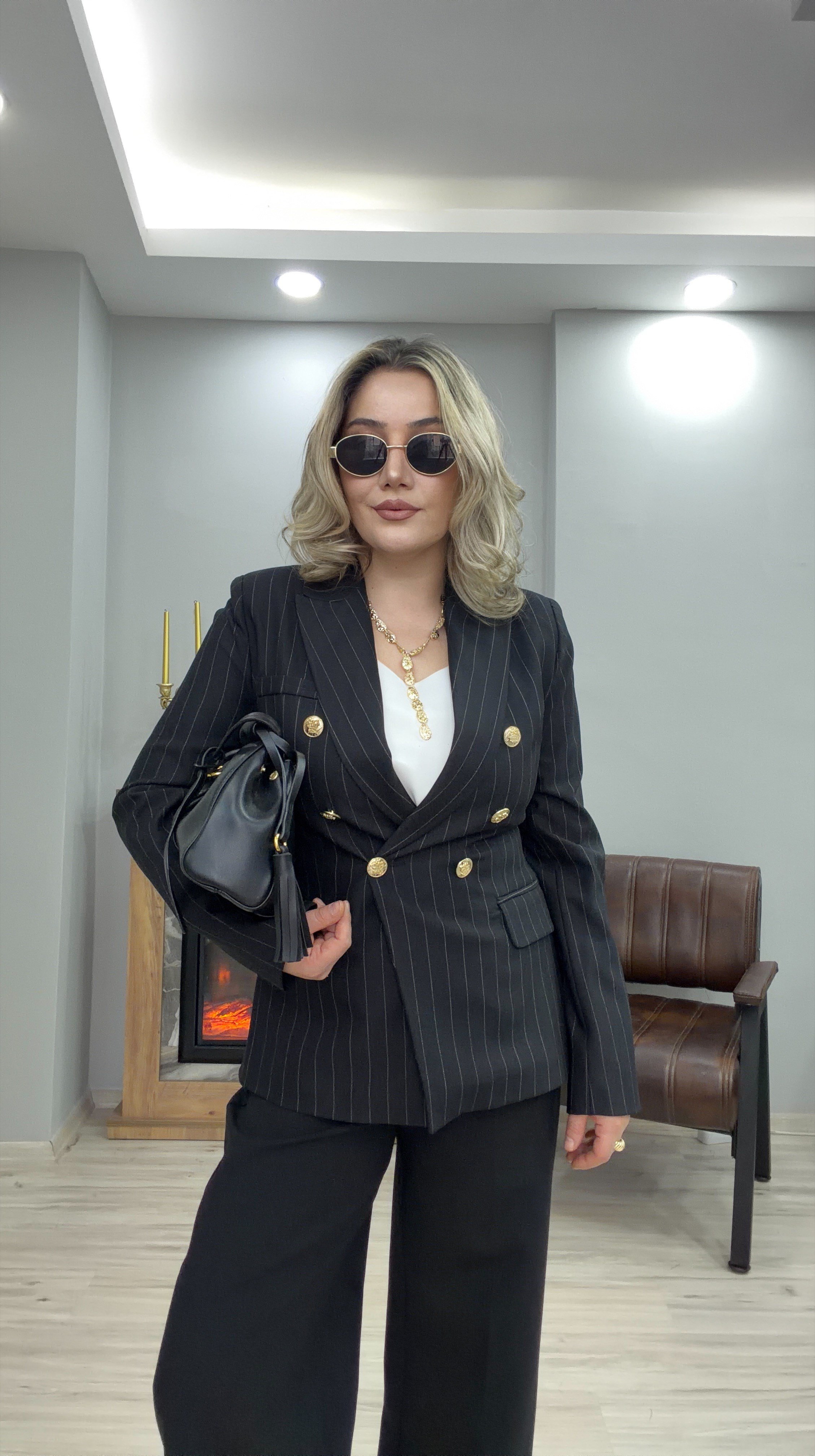 ÇİZGİLİ GOLD DÜĞME DETAYLI BLAZER CEKET SİYAH