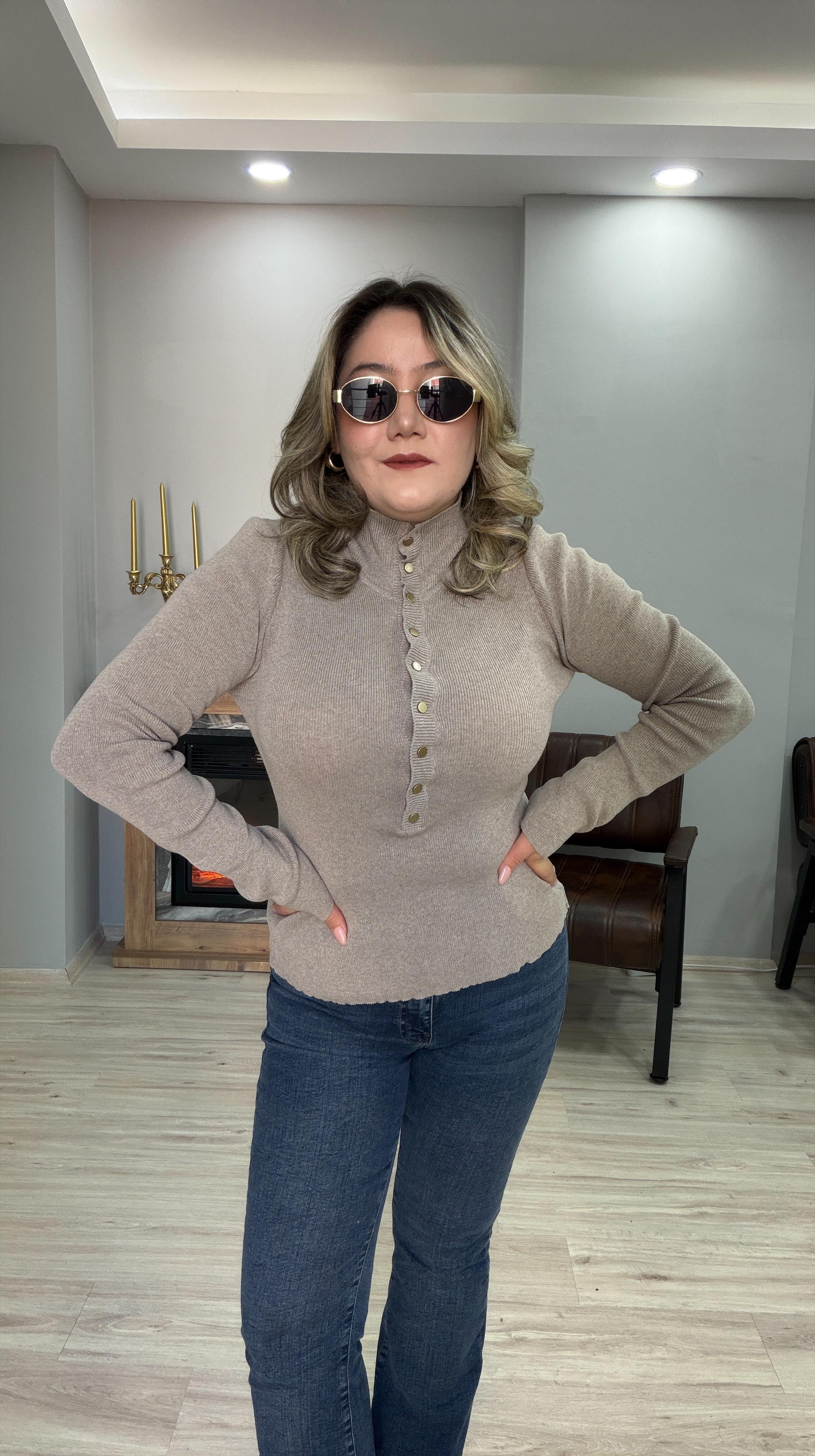 DİK YAKA ÇITÇIT DETAYLI TRİKO BEJ