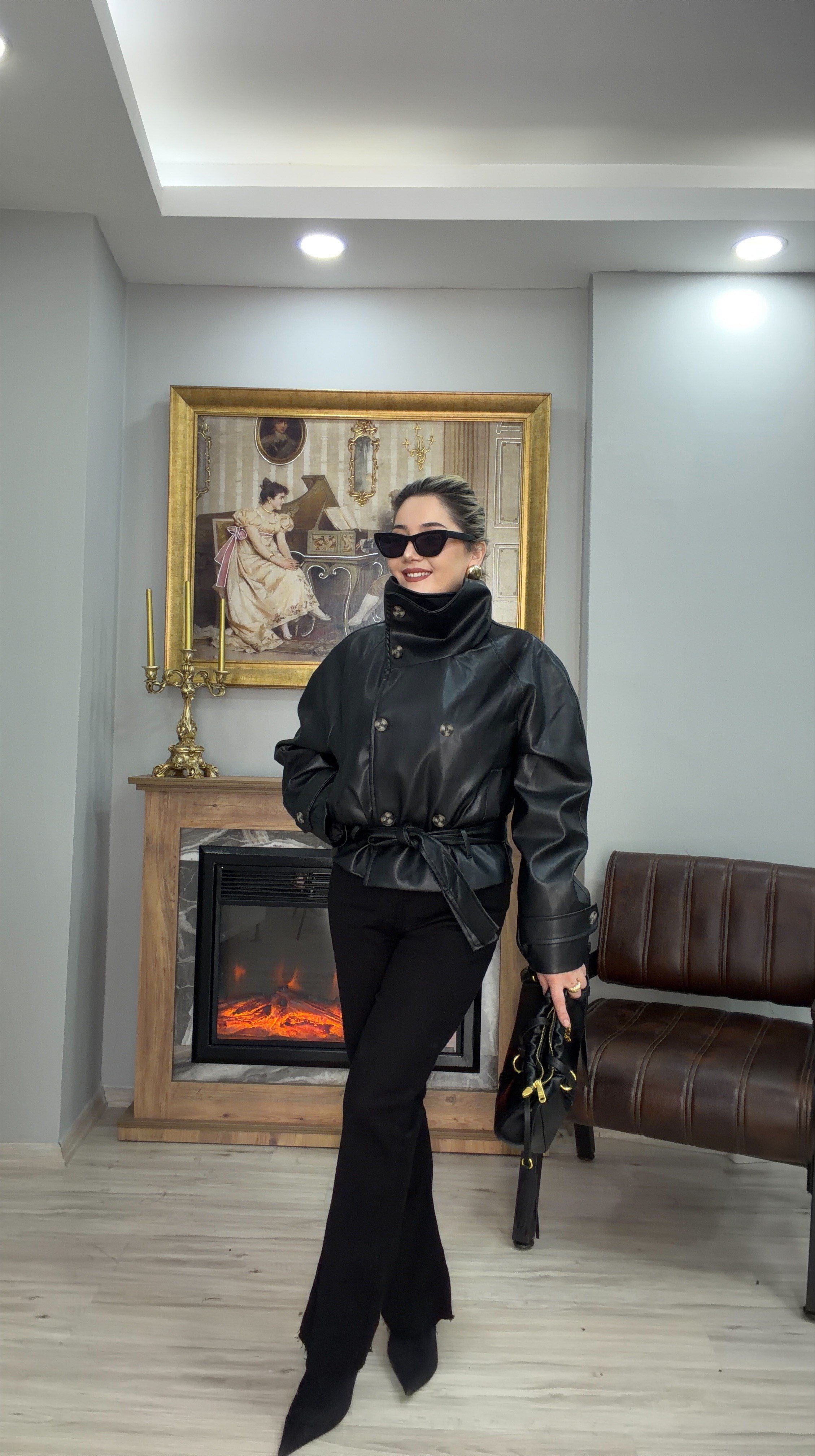 DİK YAKA KUŞAKLI DERİ CEKET SİYAH
