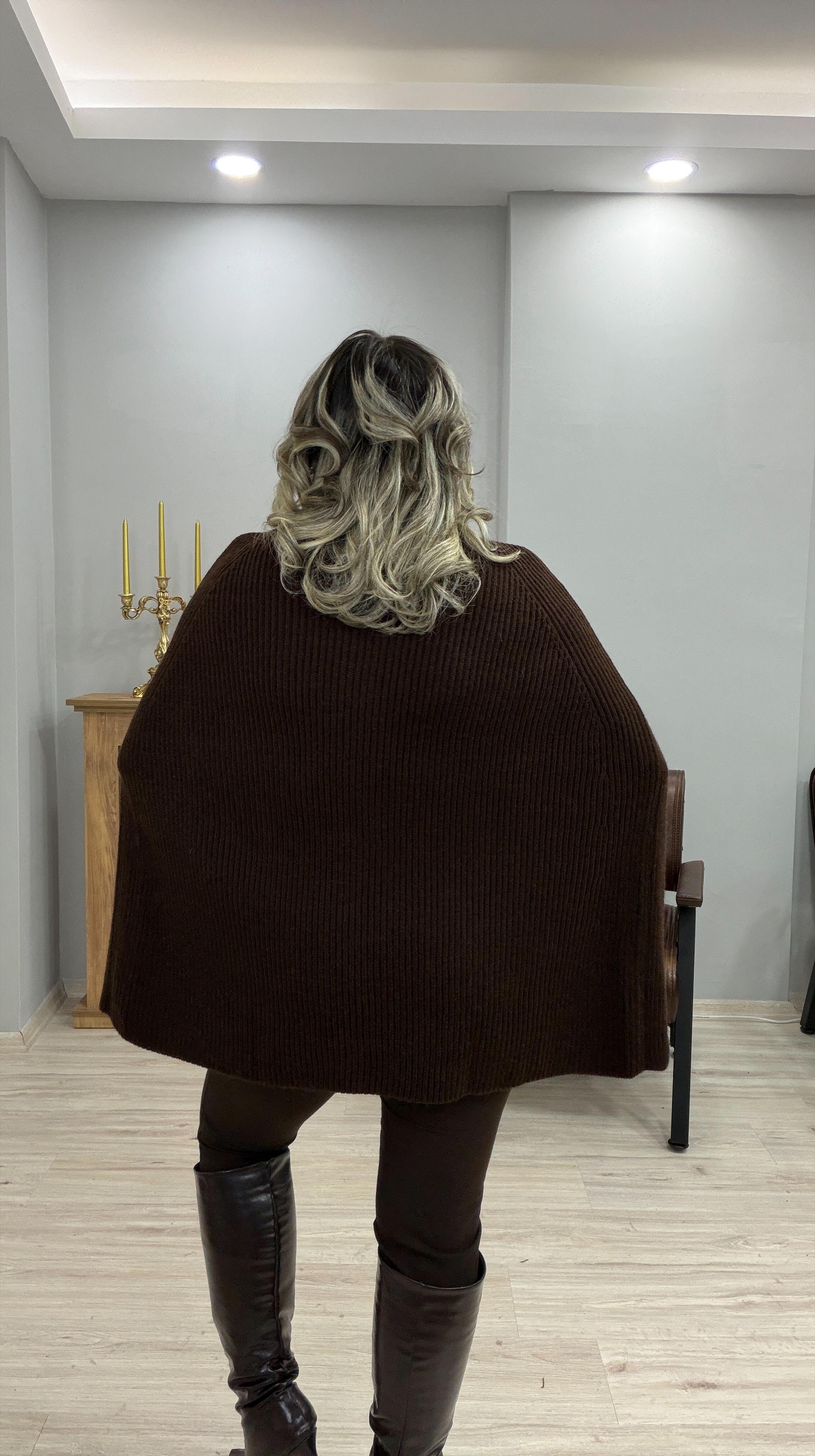 DİK YAKA TRİKO PANÇO KAZAK KAHVE