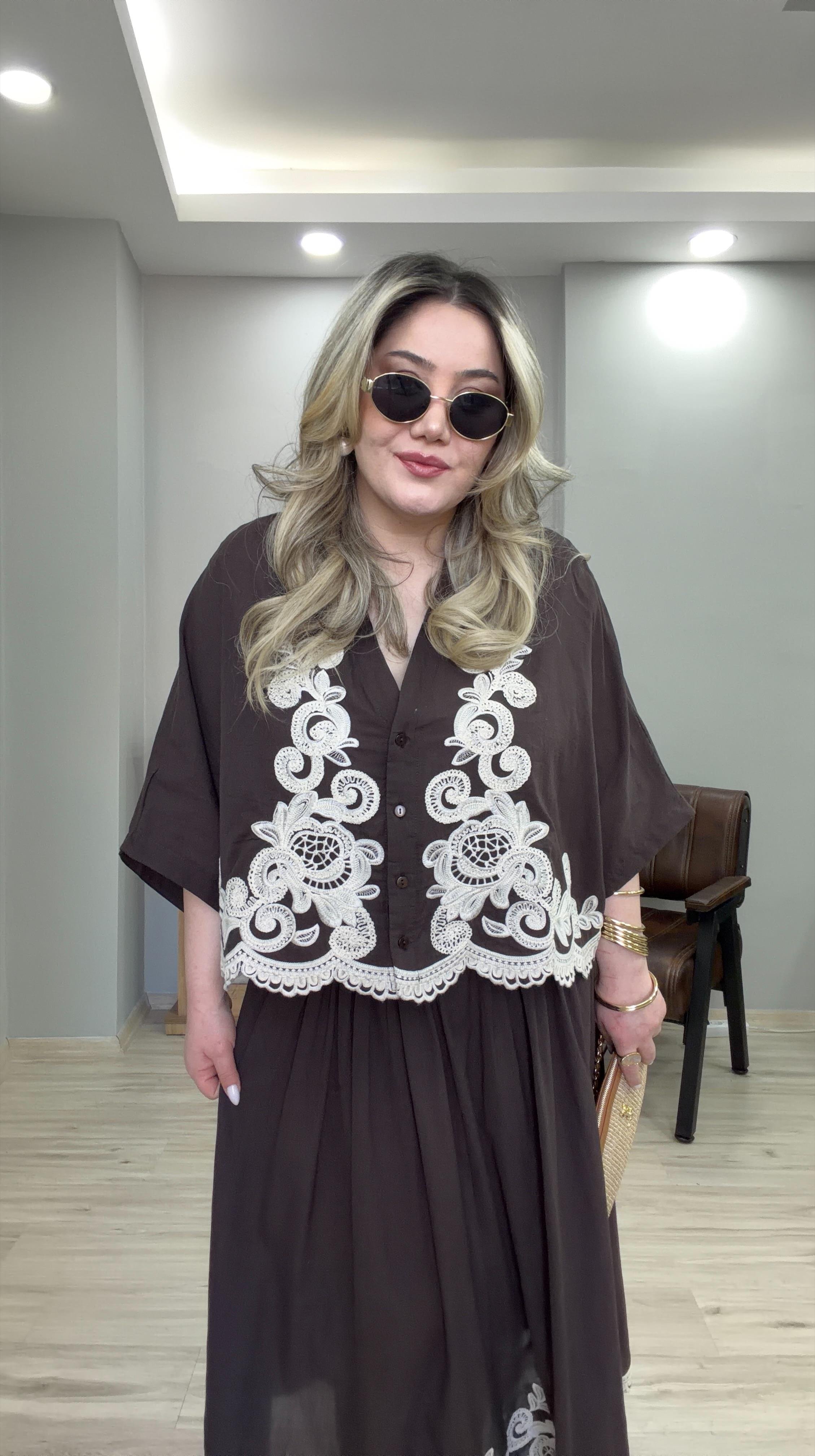FİSTO İŞLEMELİ TAKIM KAHVE                                       