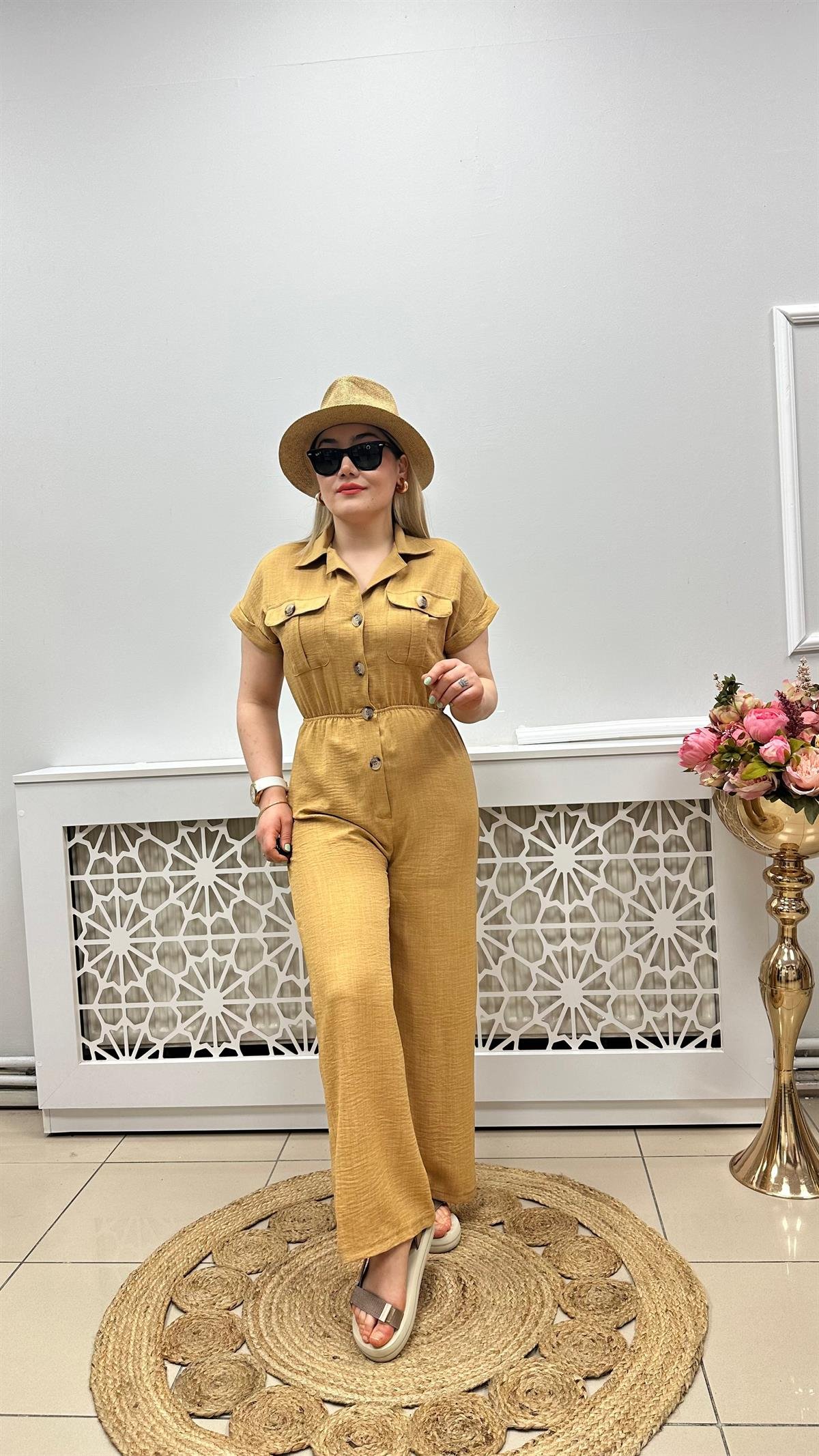 Gömlek Yaka Beli Lastikli Kemik Düğme Detaylı Tulum Camel
