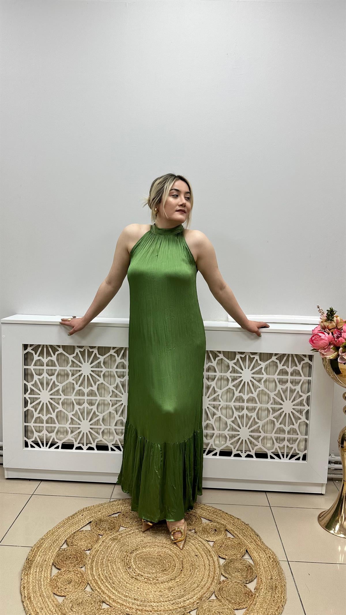 Halter Yaka Midi Elbise Çimen Yeşili