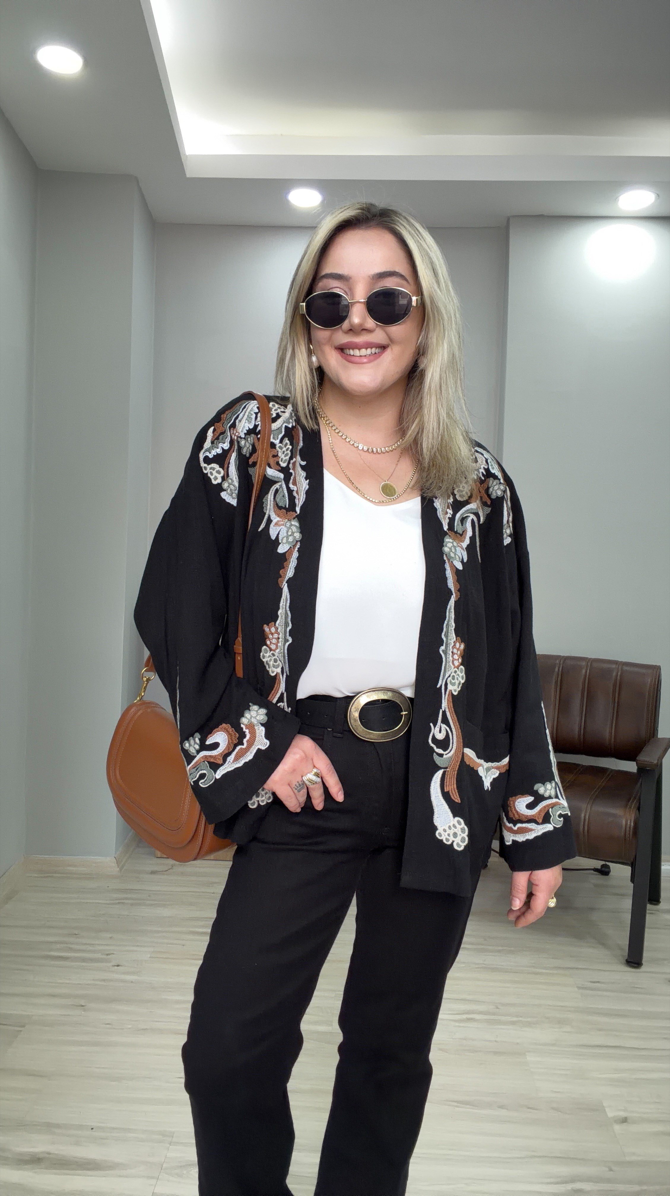 İŞLEME DETAYLI KETEN KİMONO SİYAH