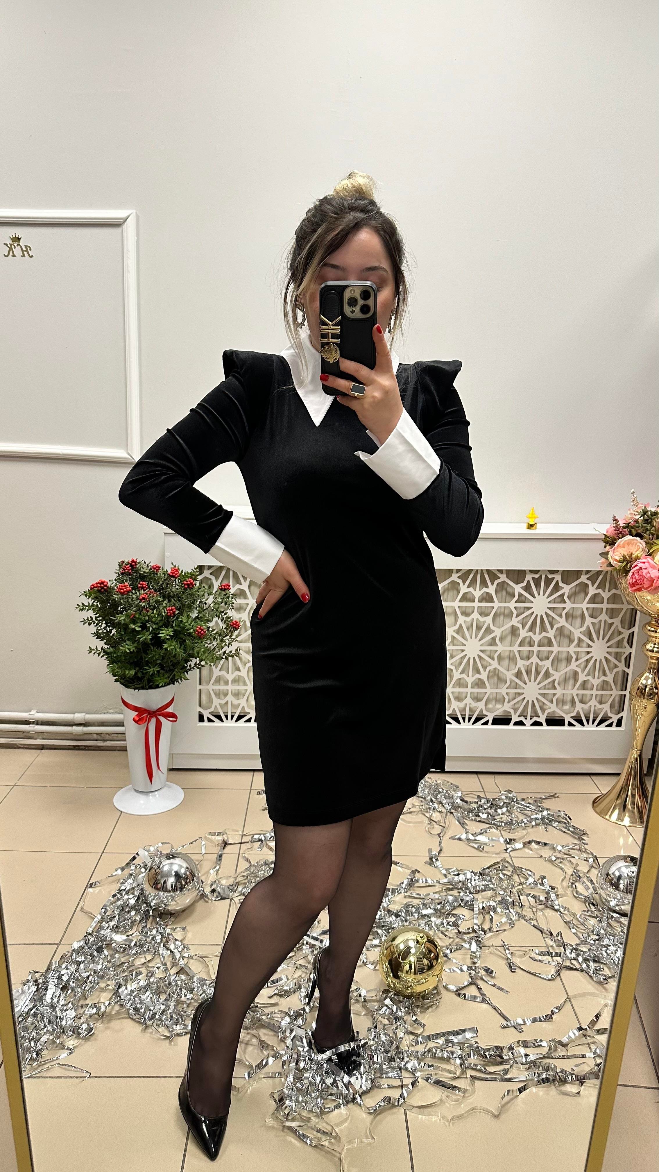 Kadife Yaka detaylı elbise