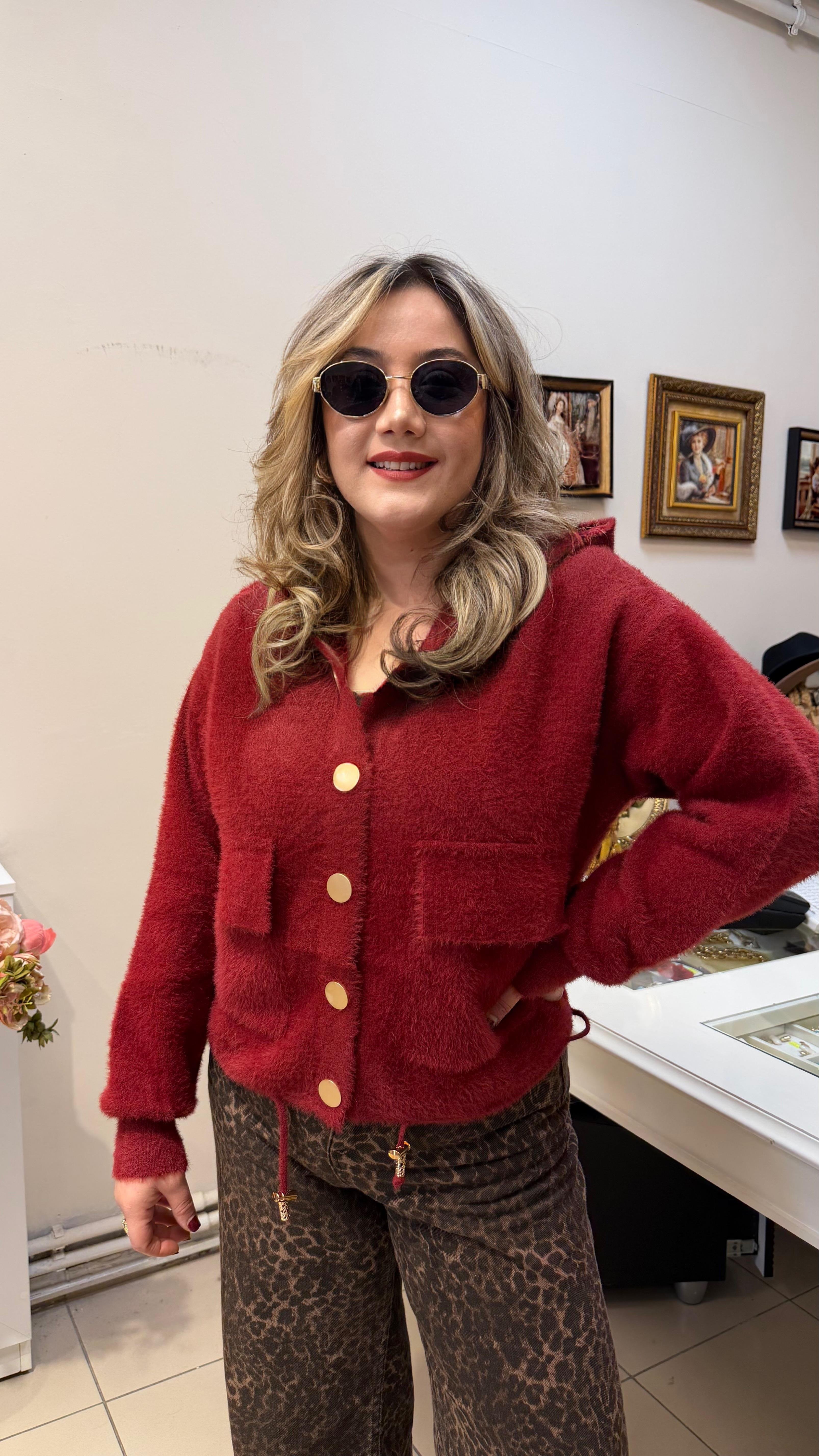 KAPÜŞONLU ANGORA DÜĞMELİ HIRKA BORDO