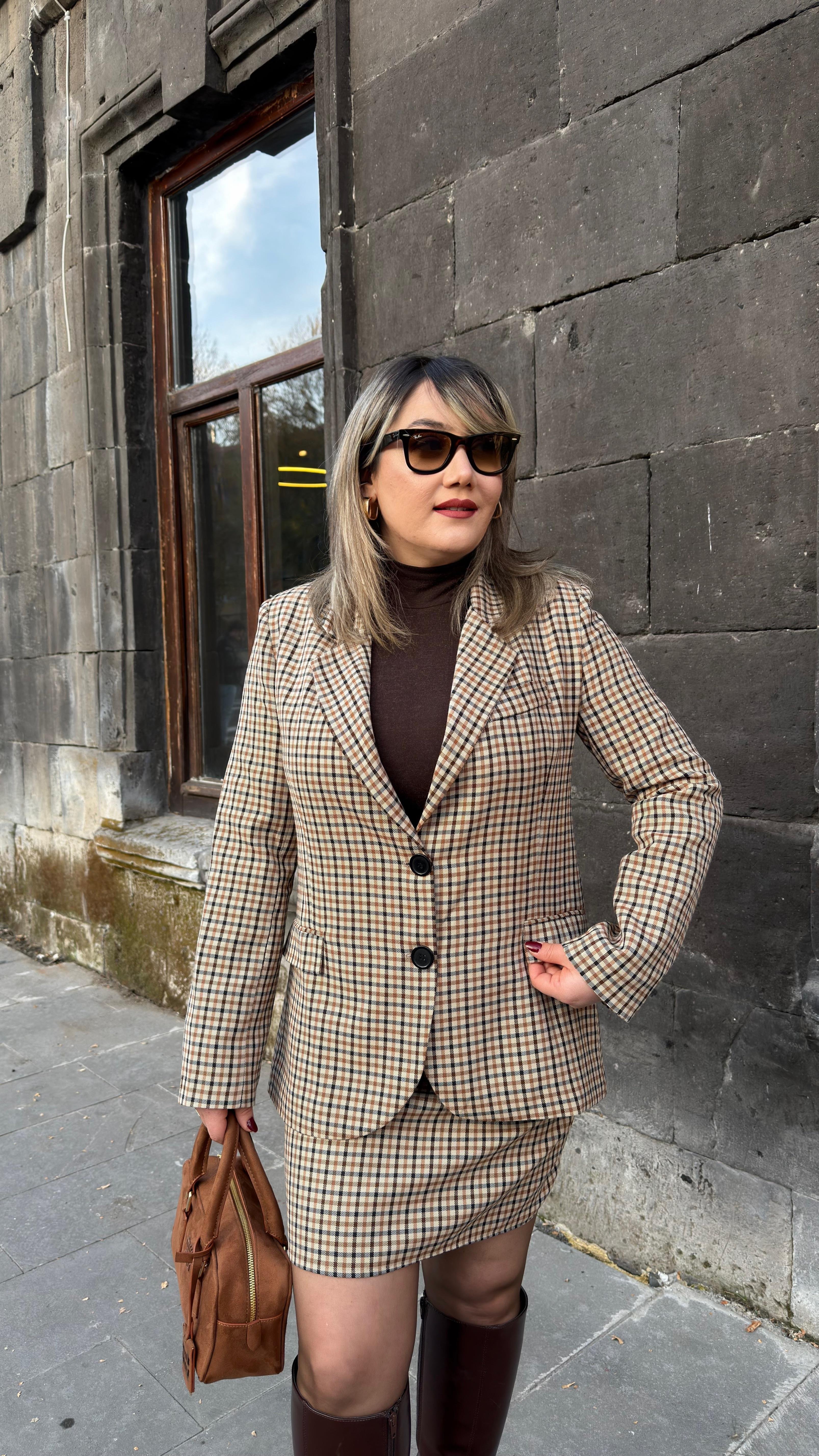KARELİ DÜĞME DETAYLI BLAZER CEKET 