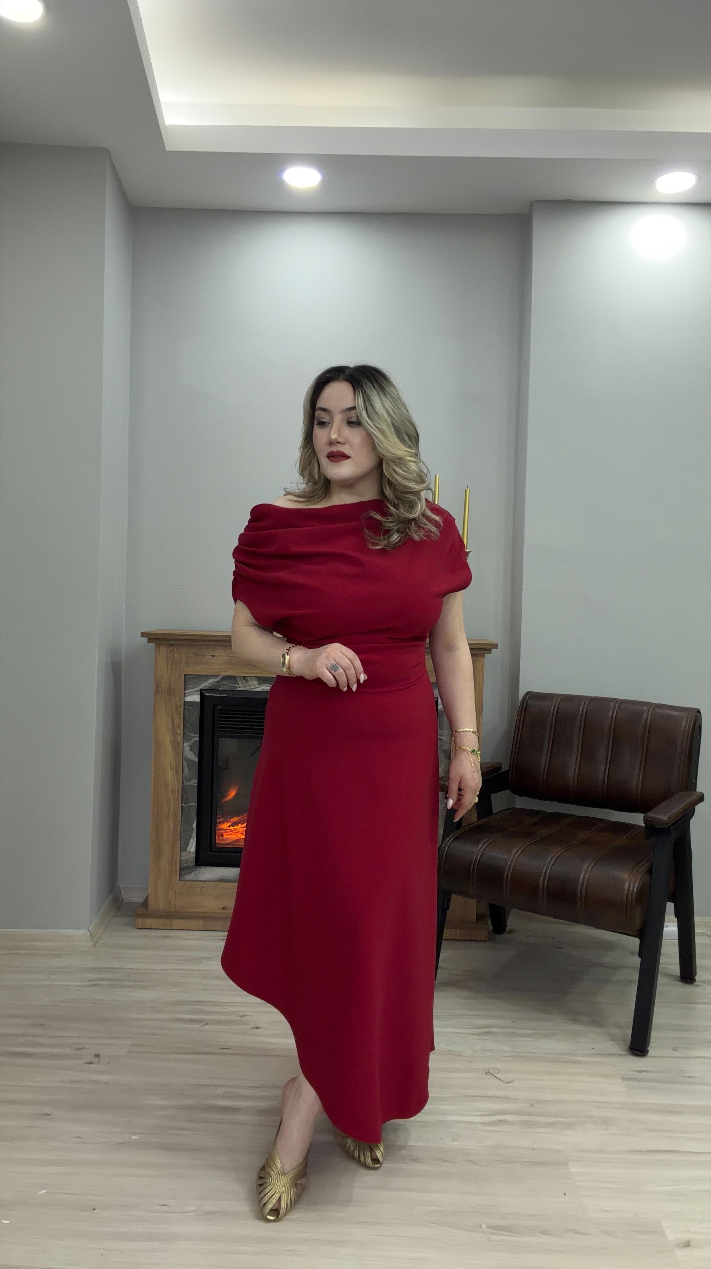 KAYIK YAKA OMUZ DRAPELİ ELBİSE KIRMIZI