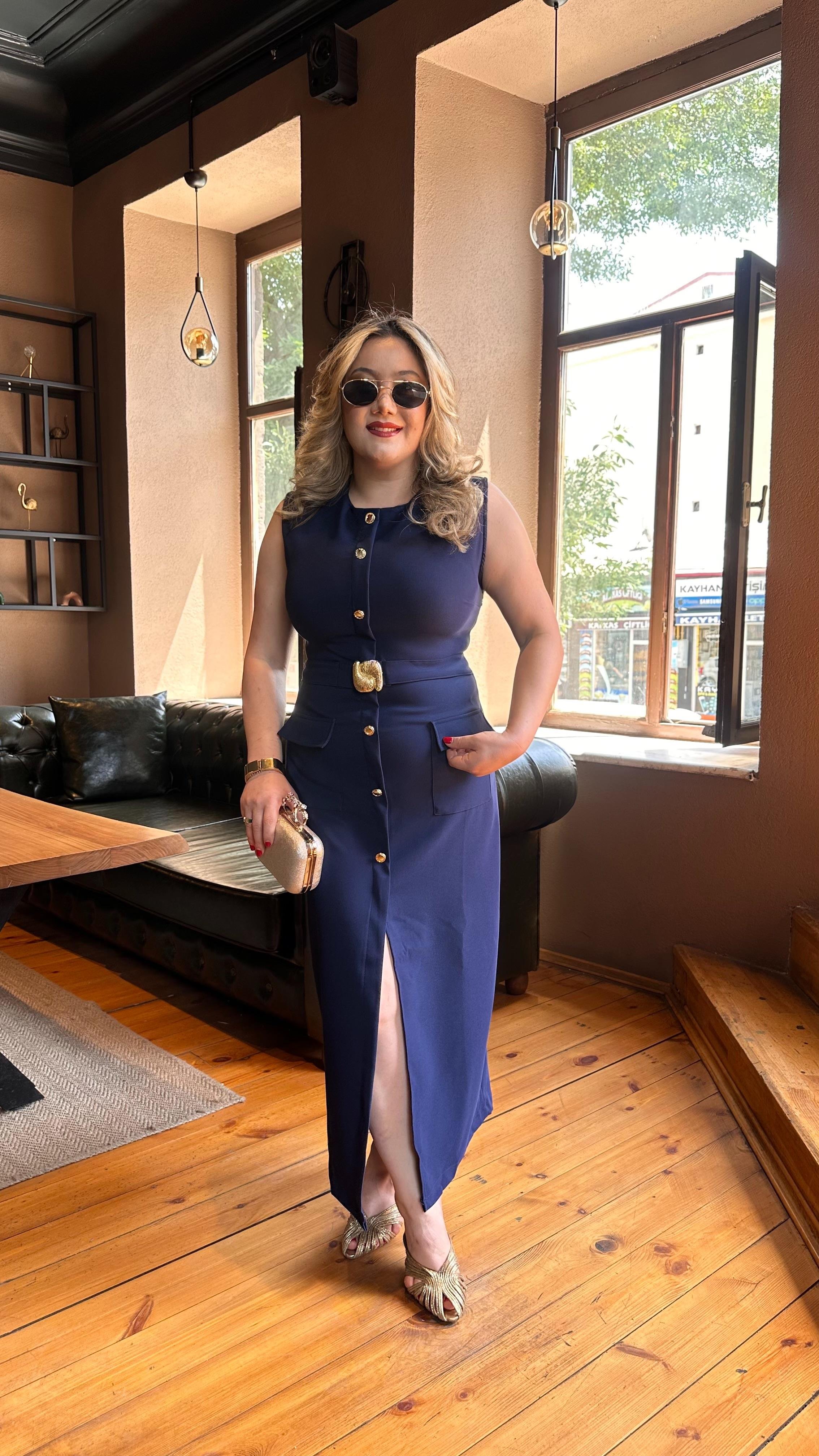 KEMERLİ MİDİ GOLD DÜĞMELİ KREP ELBİSE LACİVERT