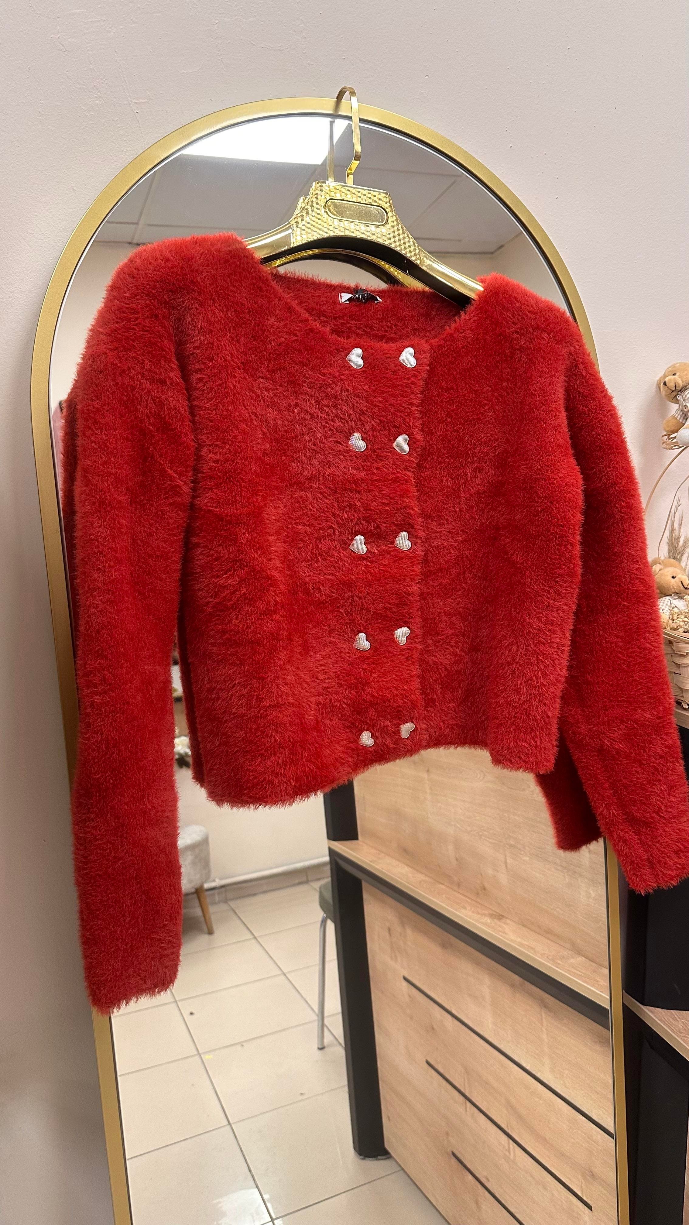 KIRMIZI KALP DÜĞMELİ ANGORA HIRKA