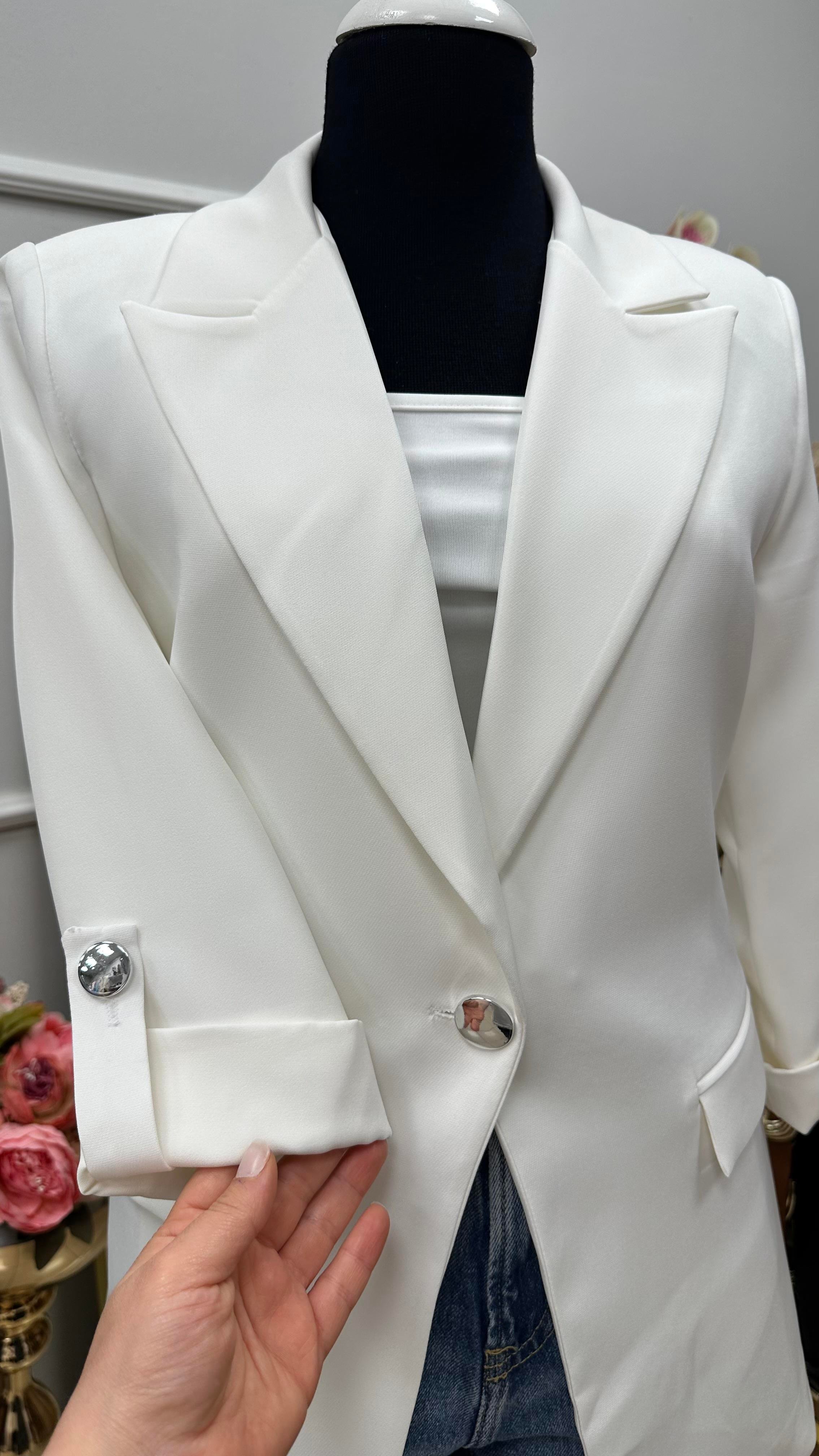 KOL DÜĞME DETAYLI BLAZER CEKET BEYAZ