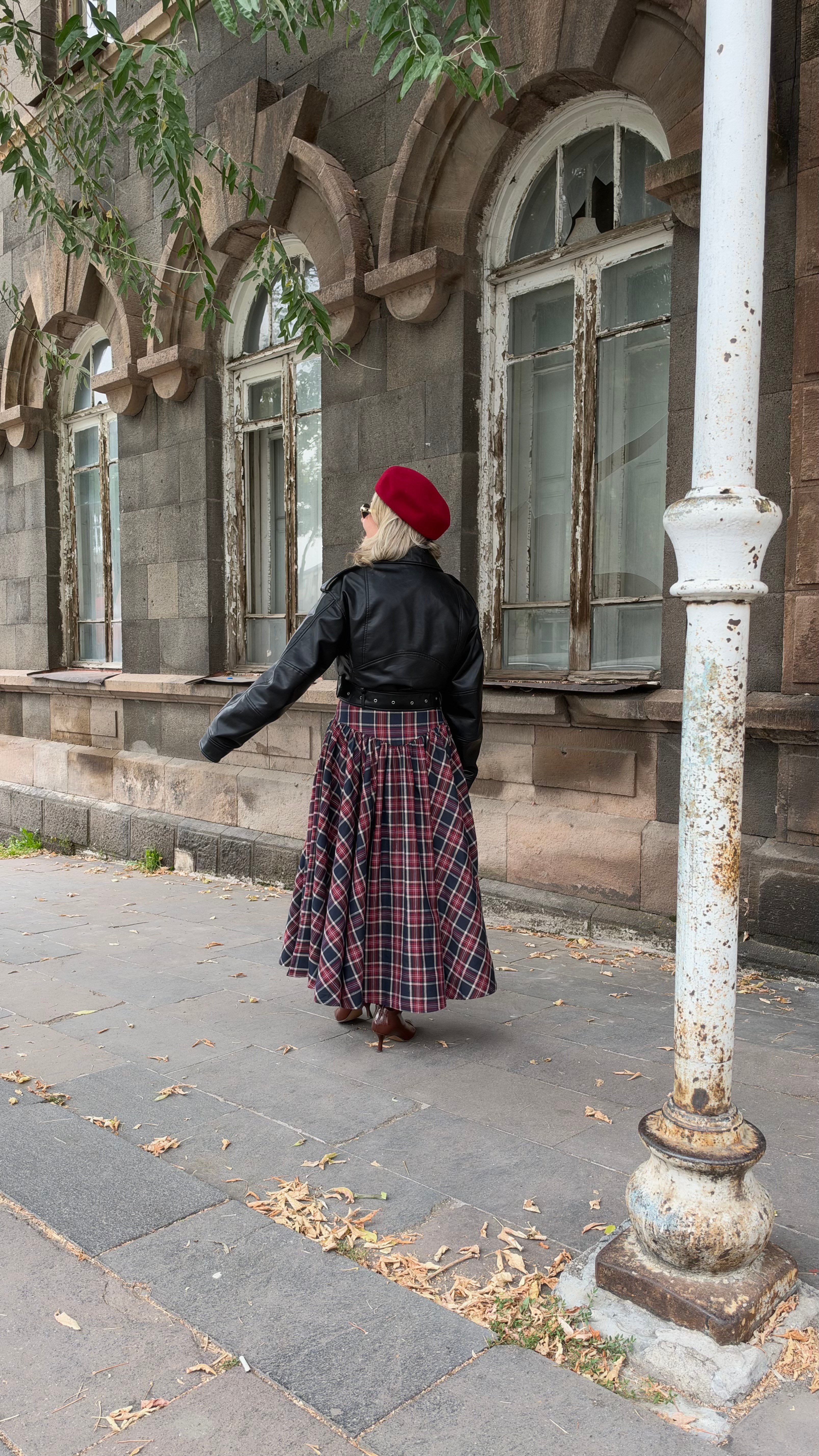 KORSE GÖRÜNÜMLÜ EKOSE MİDİ ETEK 