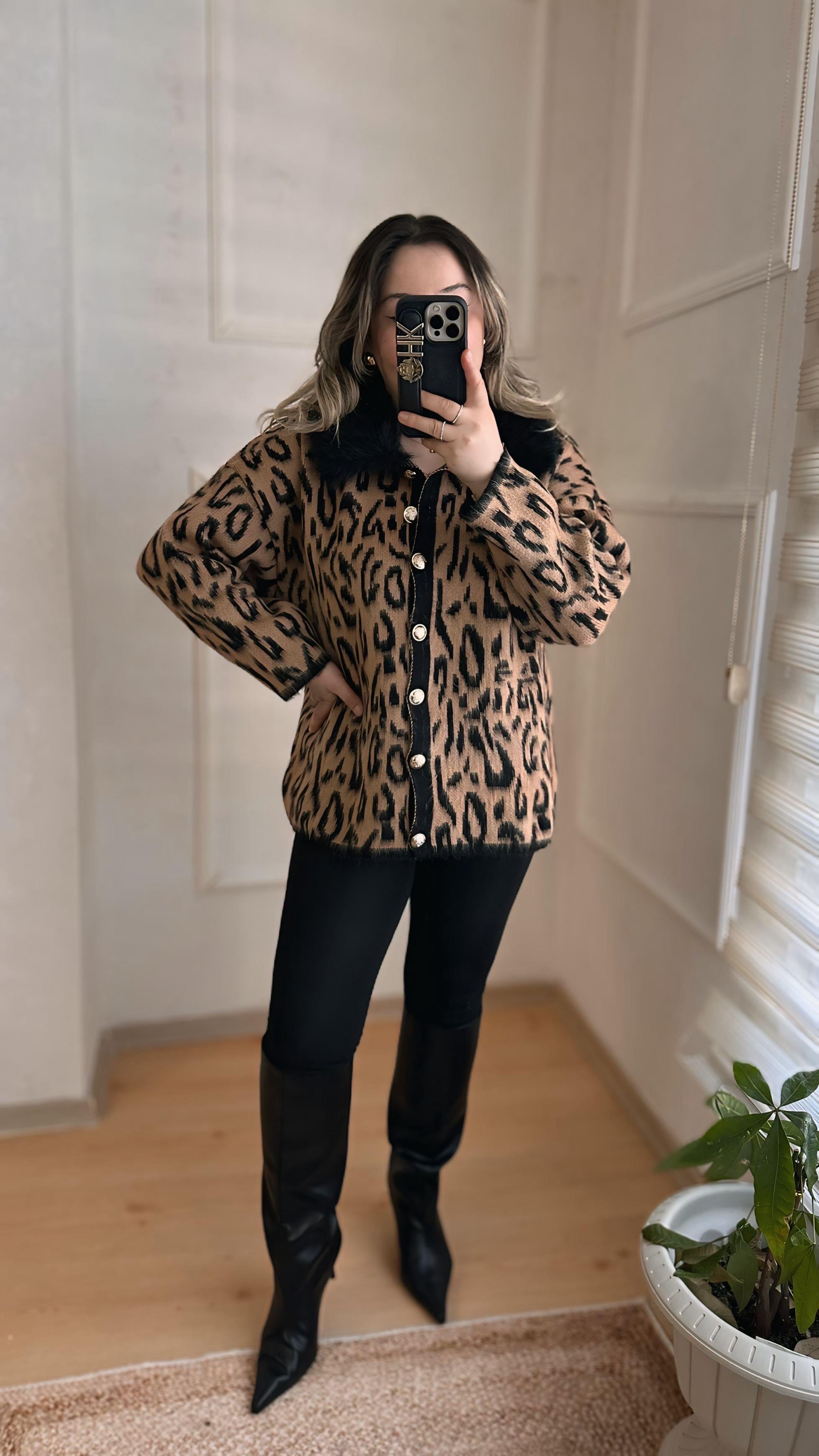 KÜRK YAKALI LEOPAR HIRKA SİYAH