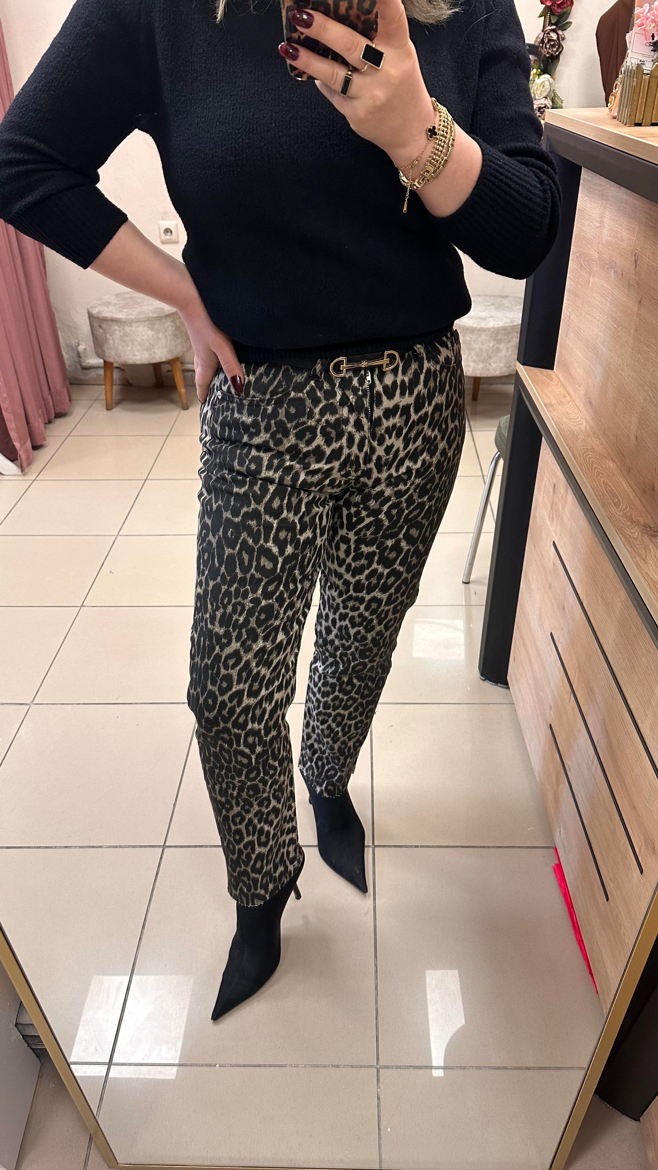 LEOPAR DESEN BOYFİT MODEL JEAN KOYU TON