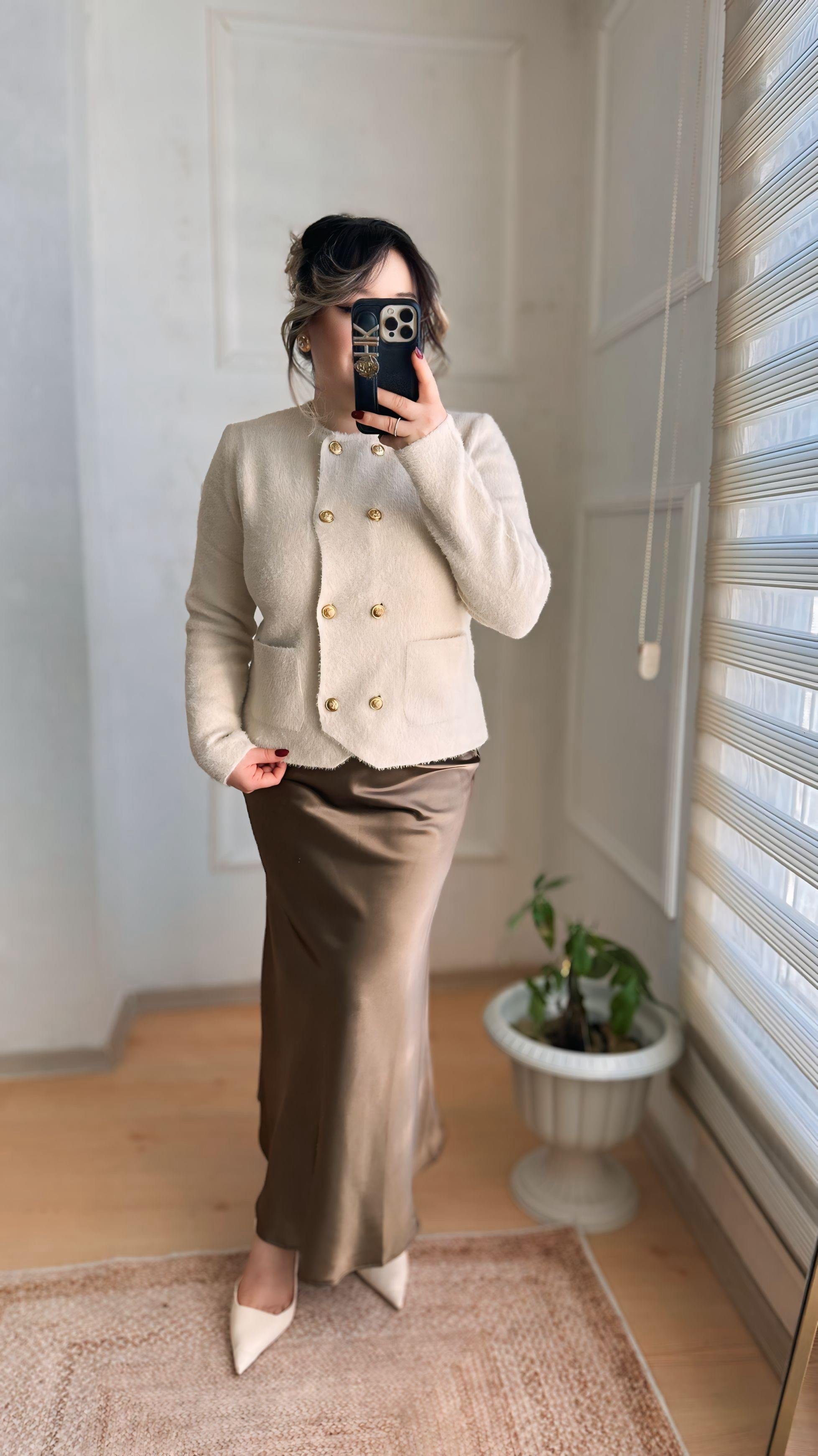 MASSİ GOLD DÜĞMELİ ANGORA HIRKA EKRU