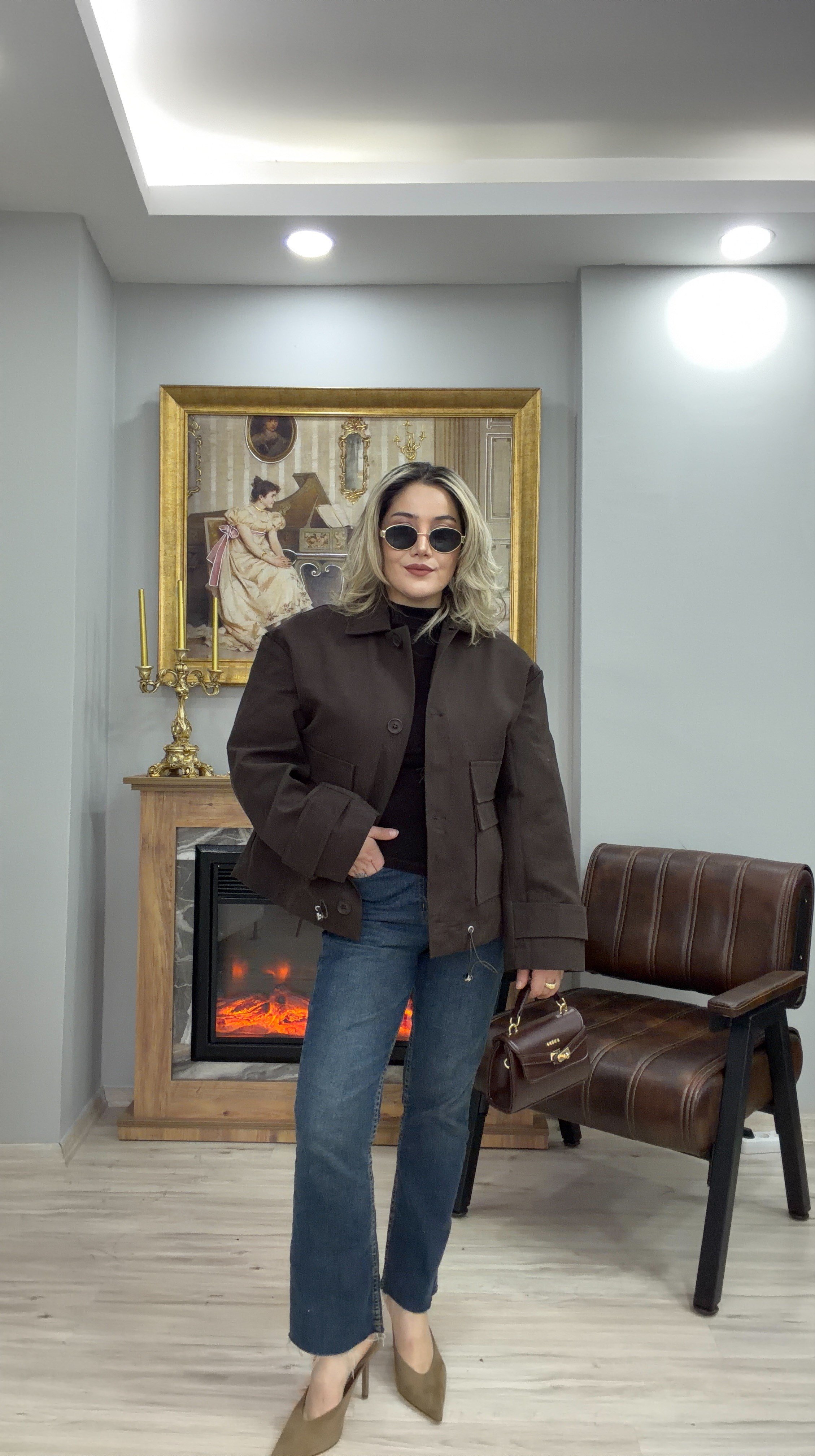 NAKIŞLI ÇIKARILABİLİR PELERİNLİ CEKET KAHVE