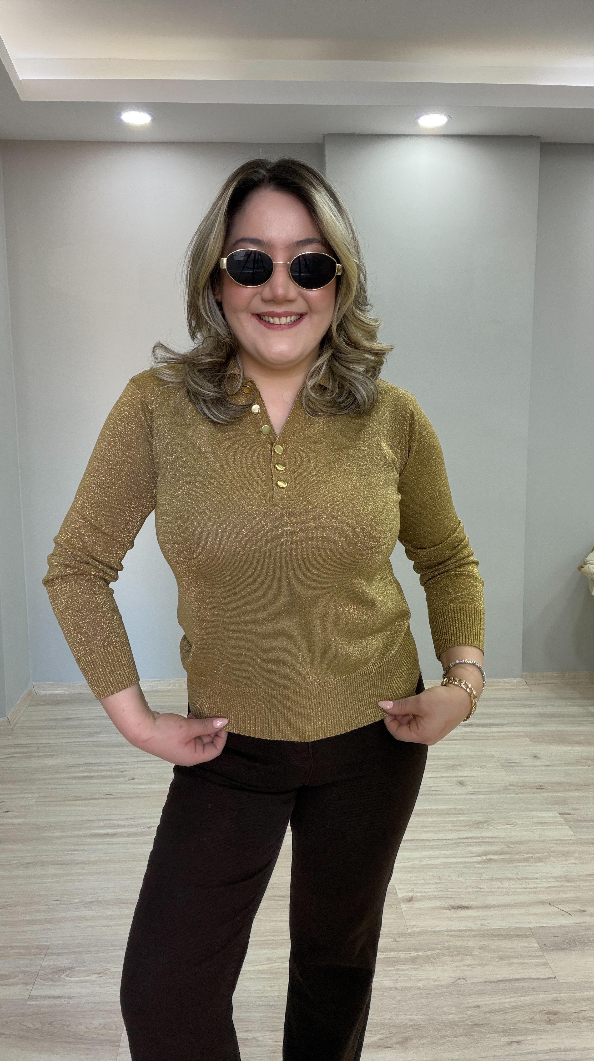 POLO YAKA GOLD SİMLİ  DÜĞMELİ TRİKO 