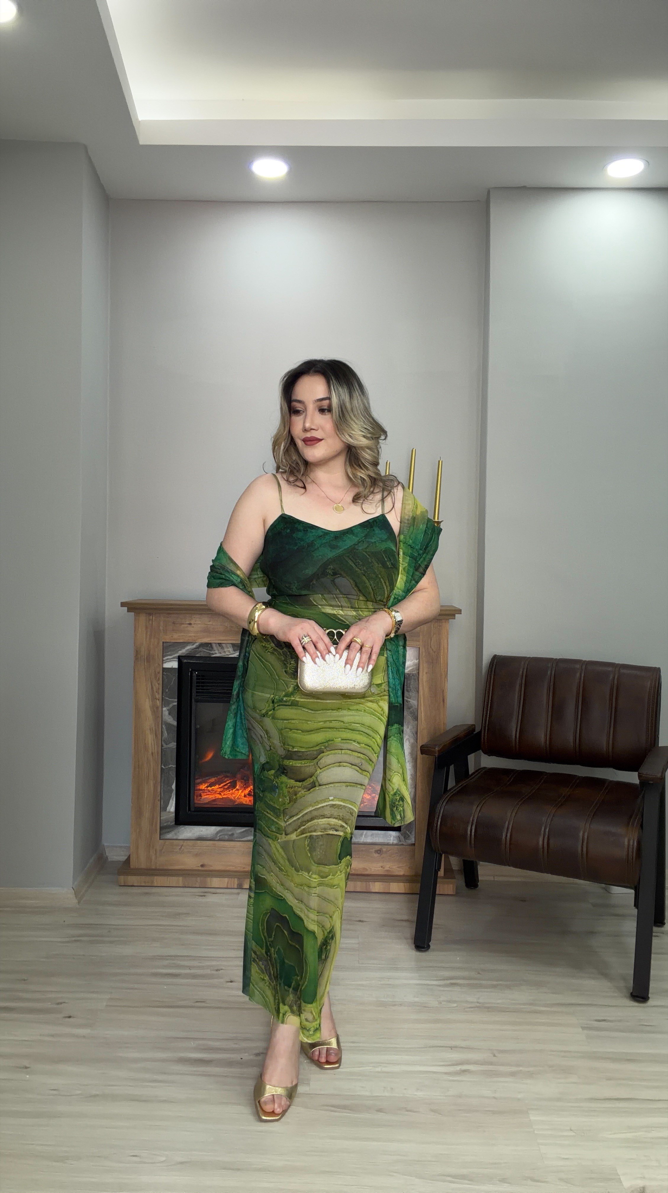 ŞAL DETAYLI ASKILI ELBİSE YEŞİL