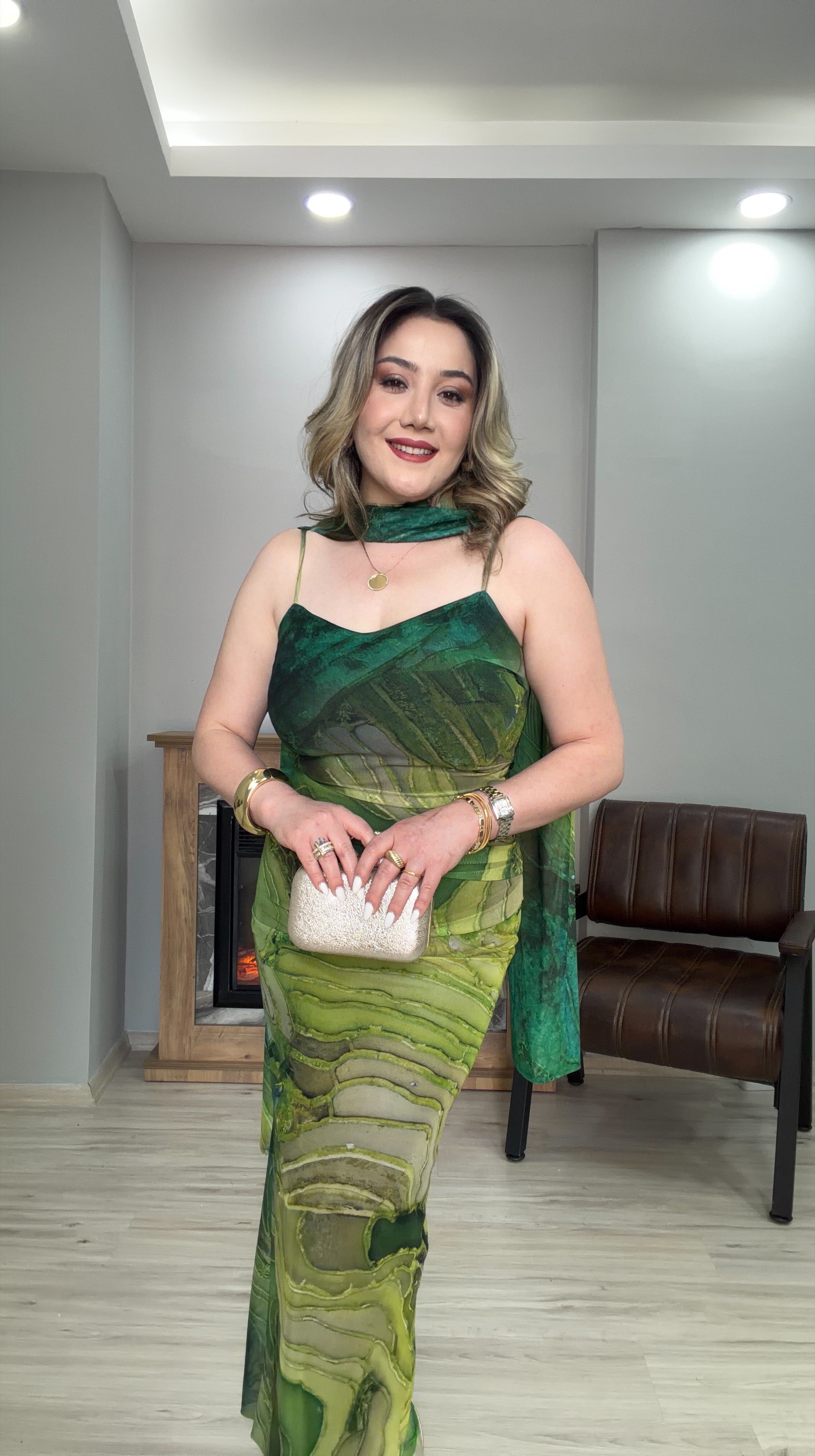 ŞAL DETAYLI ASKILI ELBİSE YEŞİL