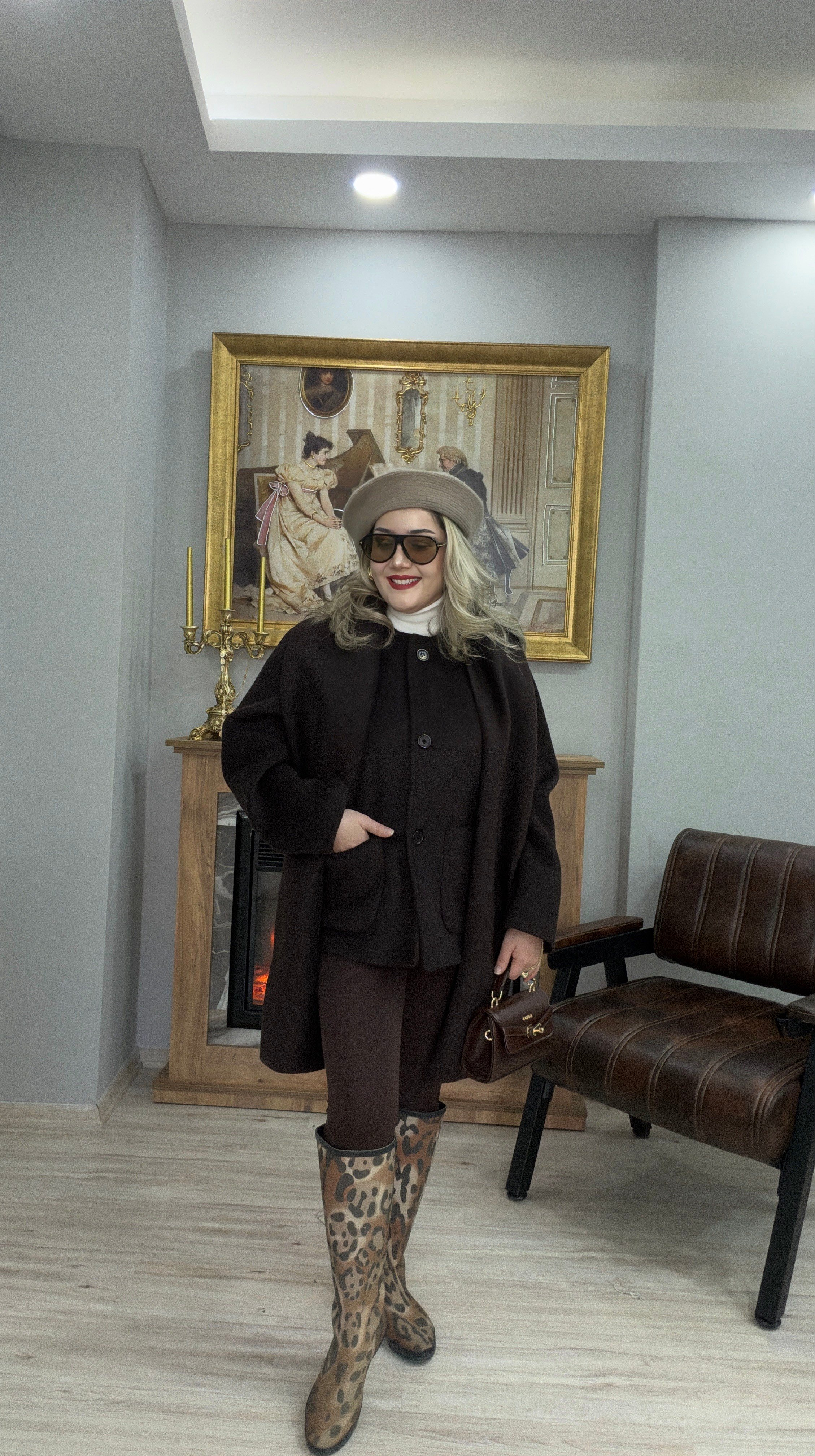 ŞAL DETAYLI KISA KAŞE KABAN KAHVE