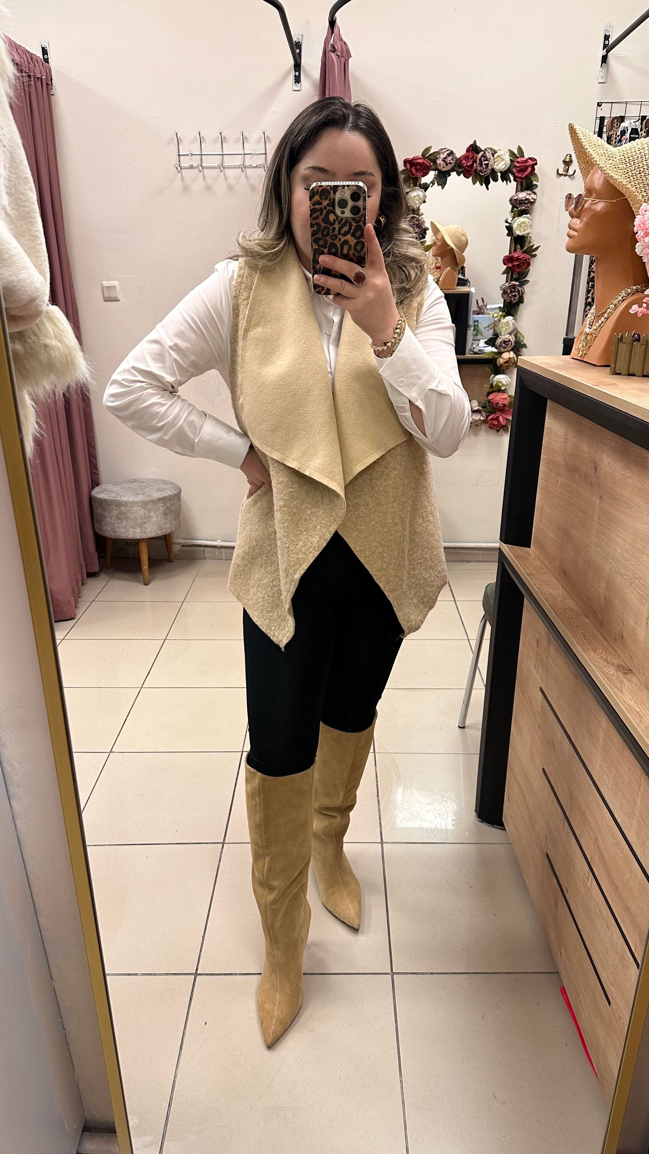 ŞAL YAKA KEÇE YELEK CAMEL