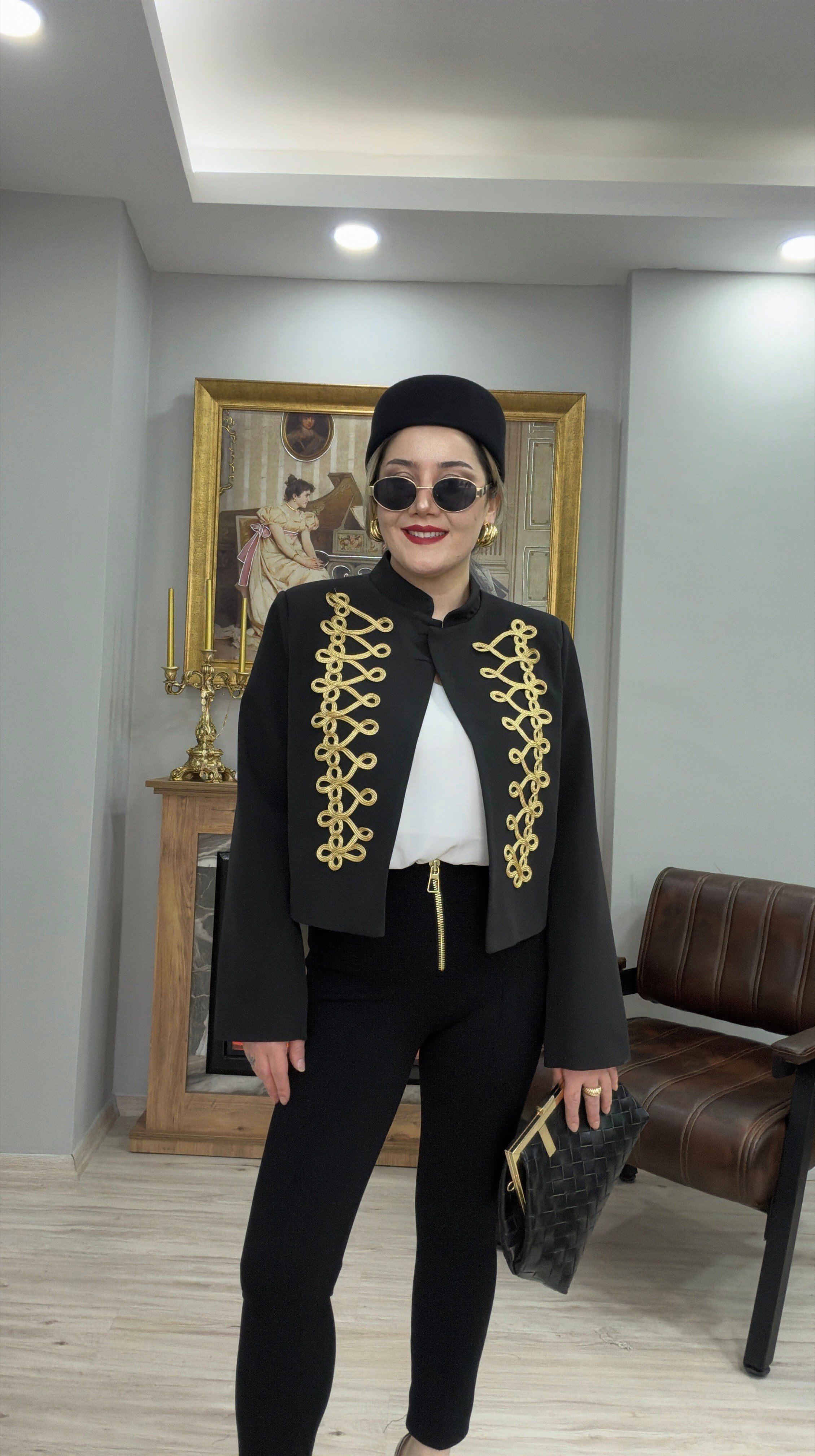 SIRMA NAKIŞLI DÜĞMELİ CROP CEKET