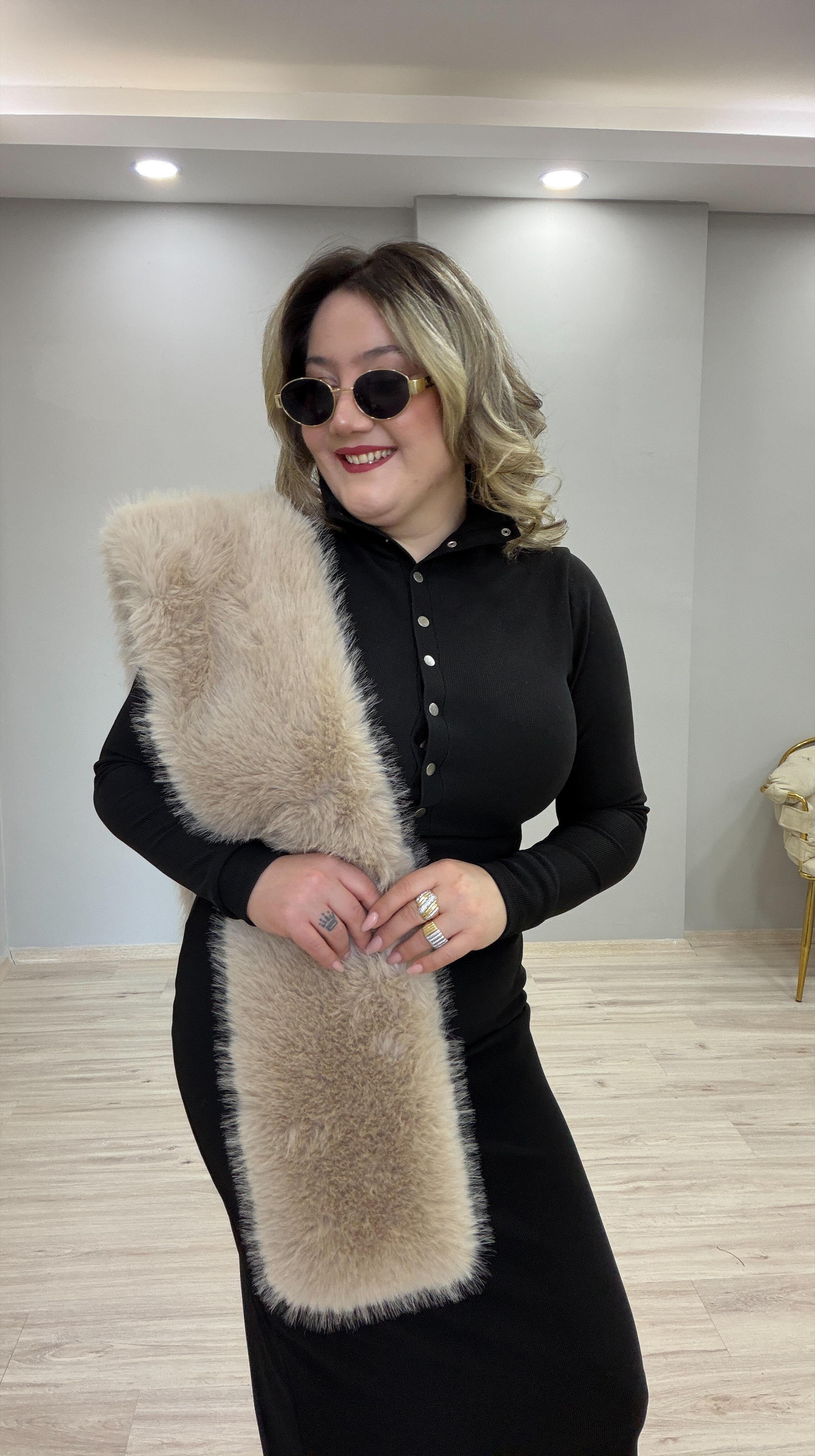 SUNİ KÜRK OTRİŞ ATKI TAŞ