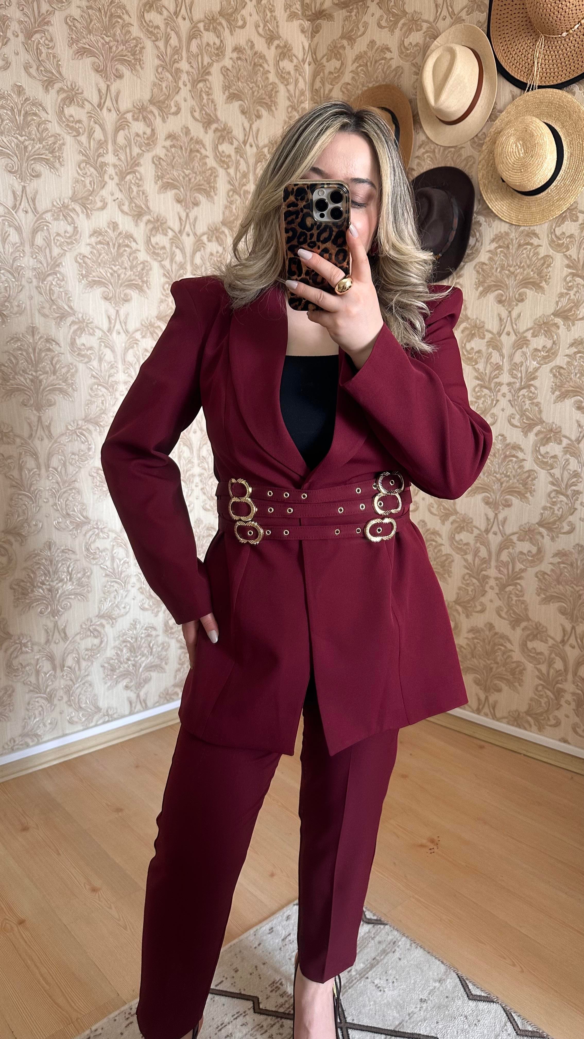 TASARIM VATKA DETAYLI KEMERLİ CEKET BORDO