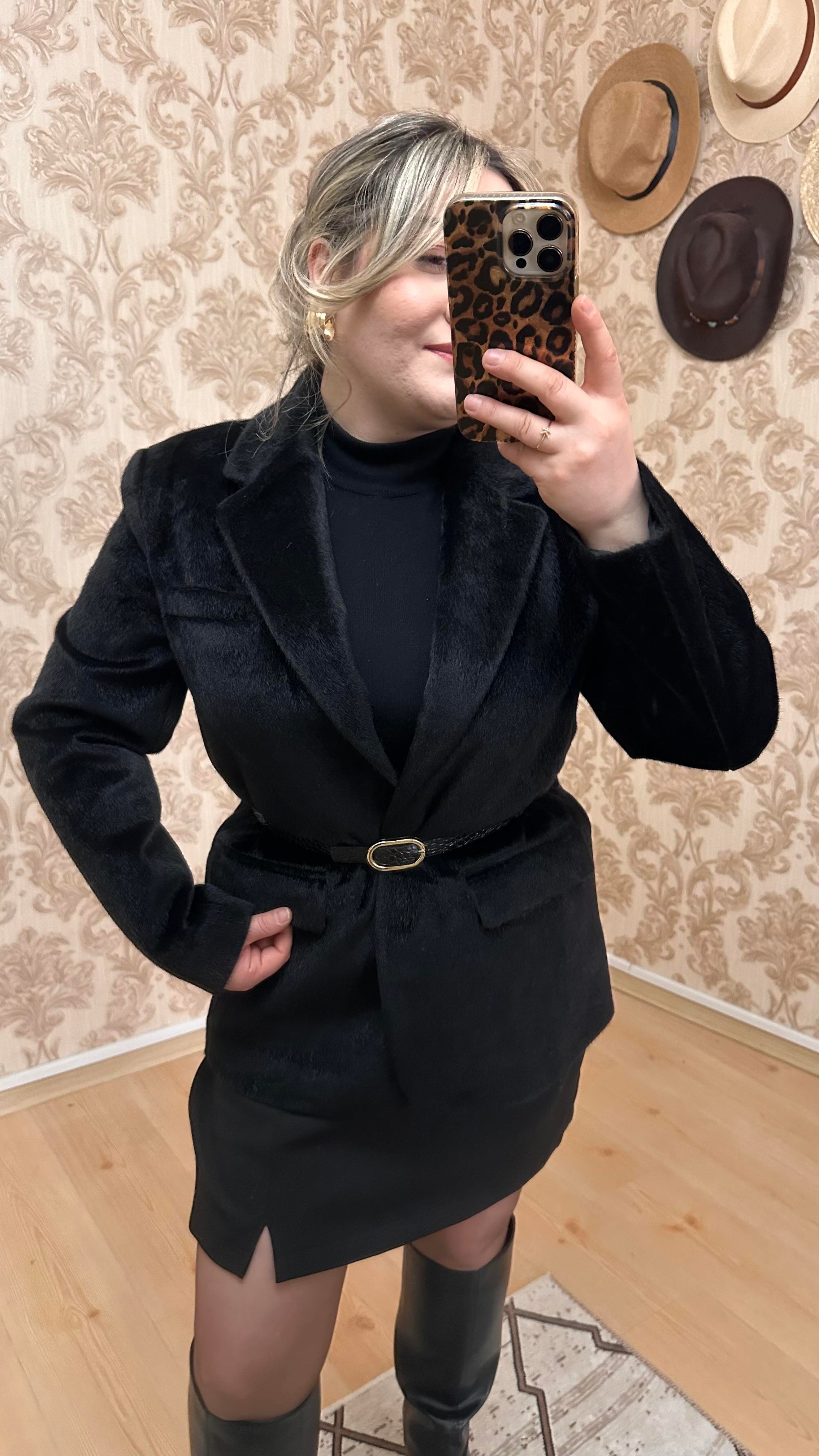 TAY TÜYLÜ KEMERLİ BLAZER 