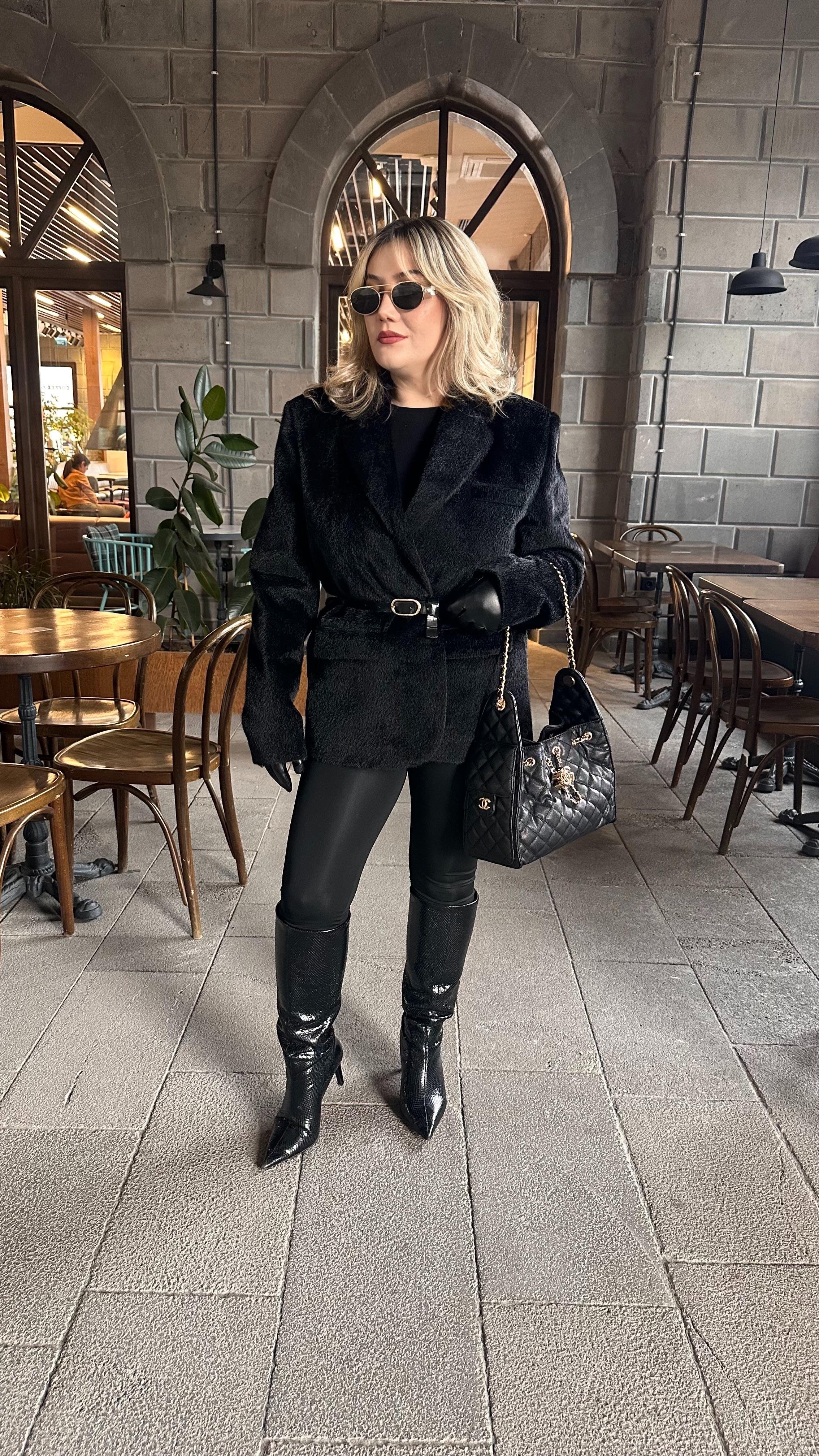 TAY TÜYLÜ KEMERLİ BLAZER CEKET SİYAH