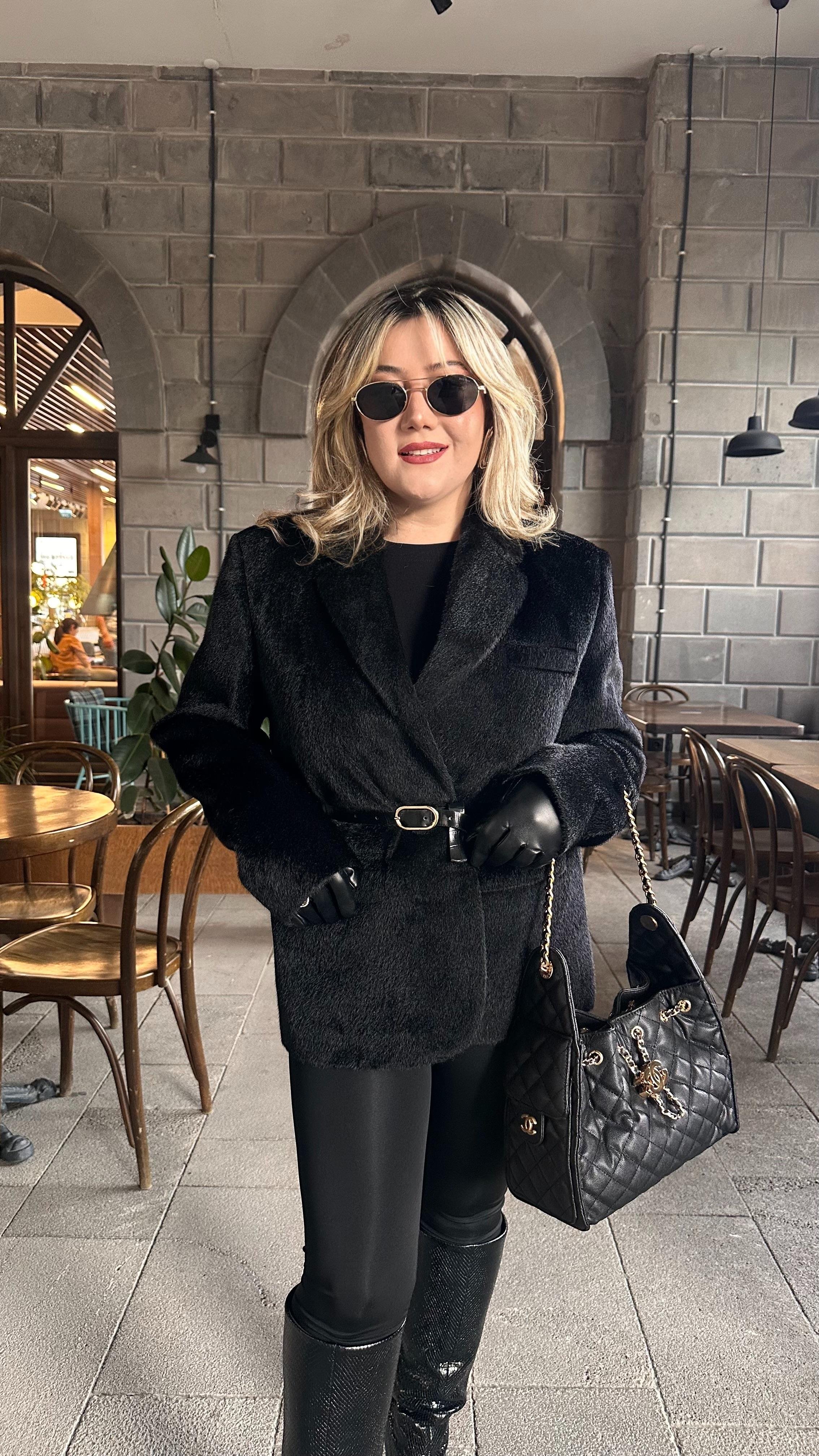 TAY TÜYLÜ KEMERLİ BLAZER CEKET SİYAH