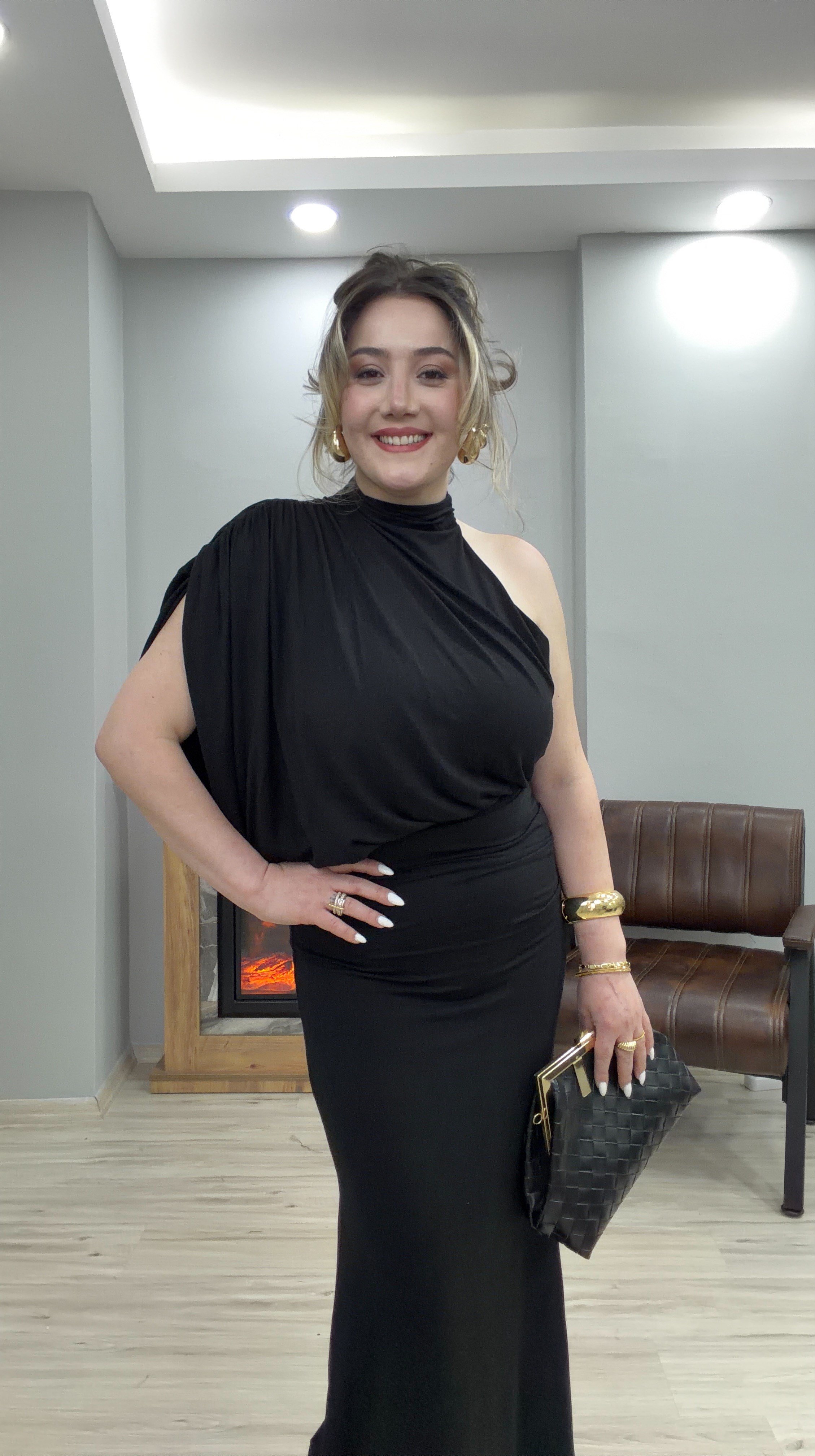 TEK OMUZ DRAPELİ ELBİSE SİYAH