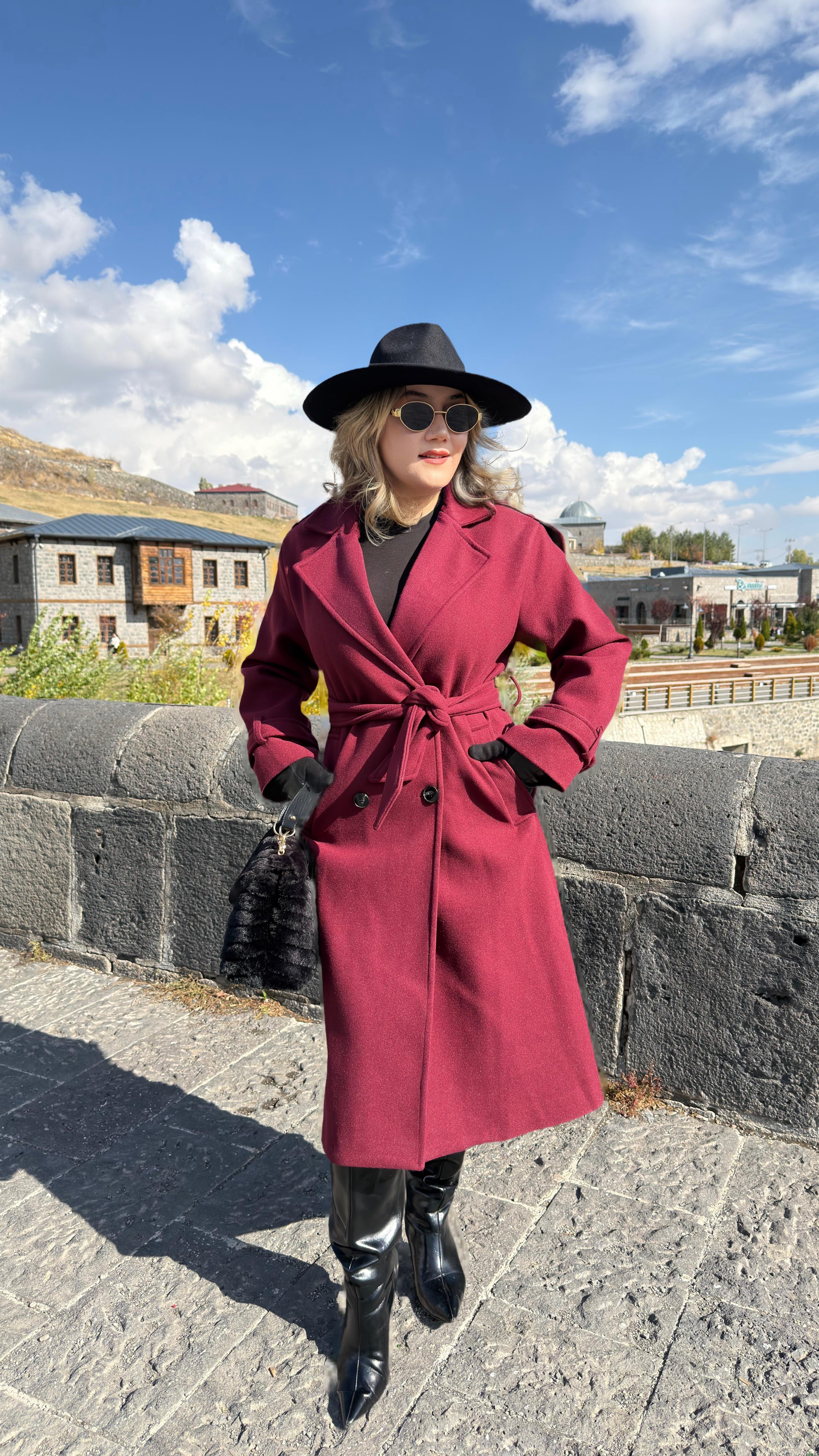 TRENÇ MODEL BELDEN KUŞAKLI KAŞE KABAN  BORDO