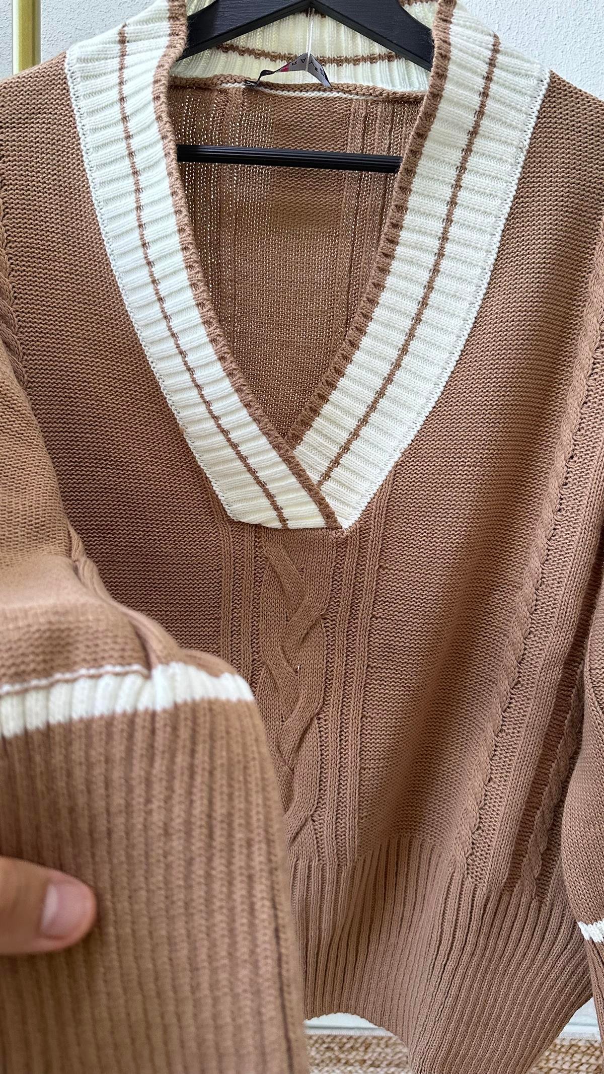 V yaka Şeritli Örgü Kazak Camel