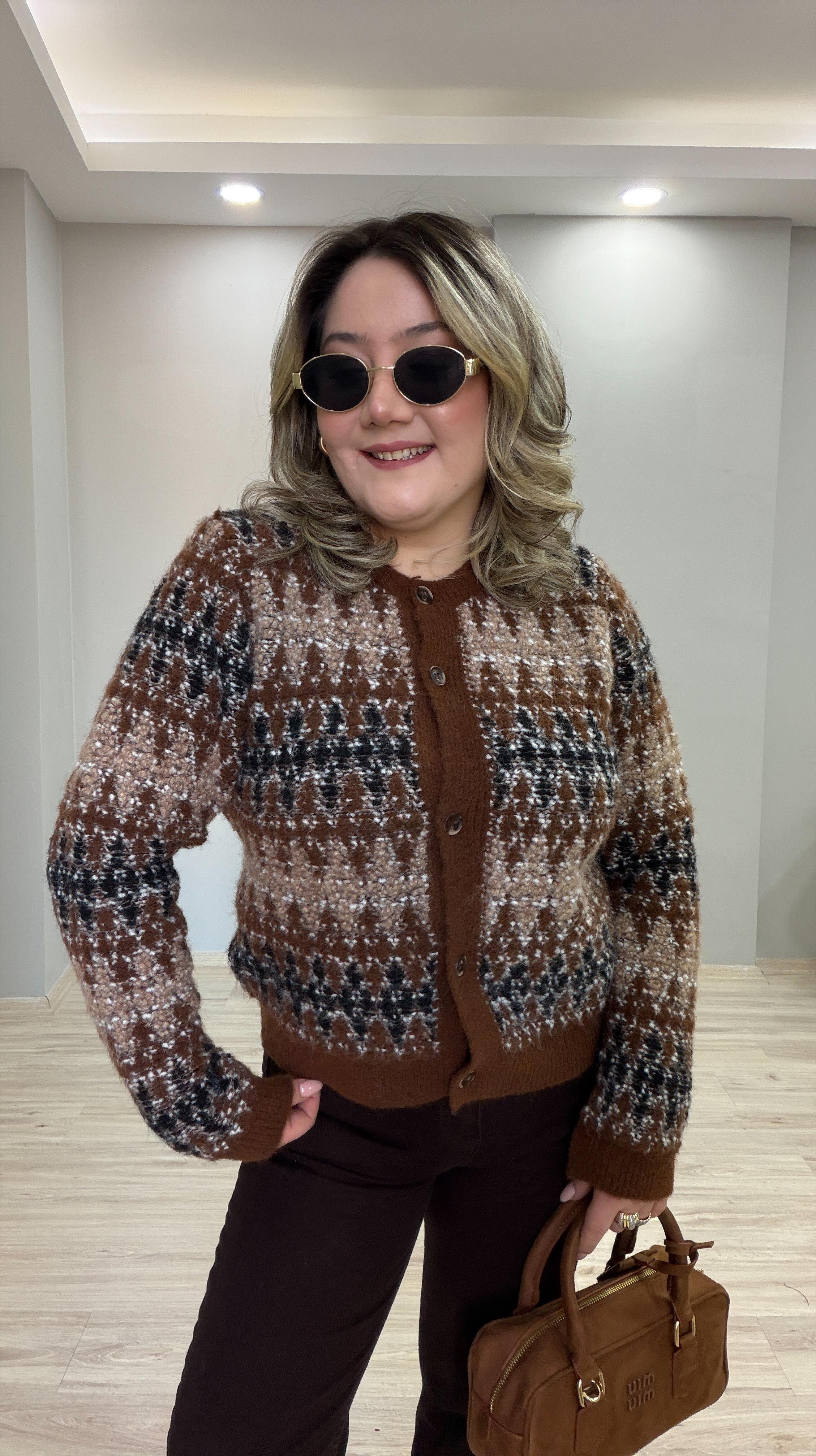 YAKARLI DÜĞMELİ HIRKA CAMEL