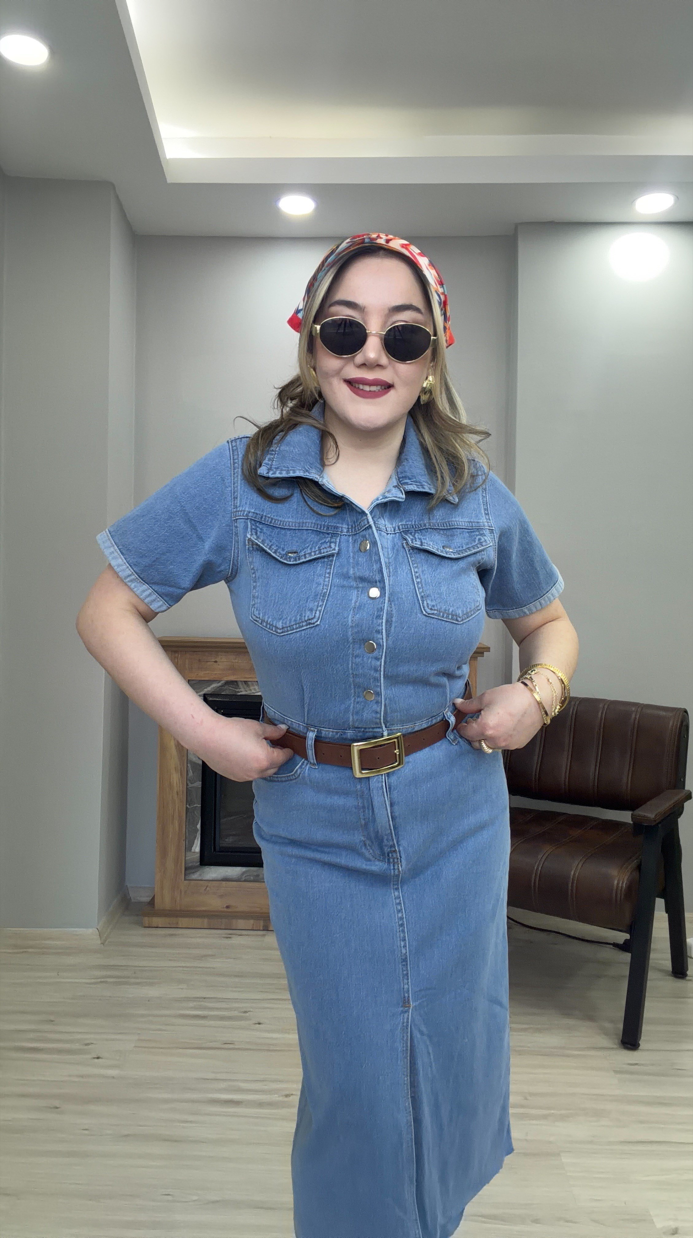 YIRTMAÇLI LİKRALI KISA KOL JEAN ELBİSE