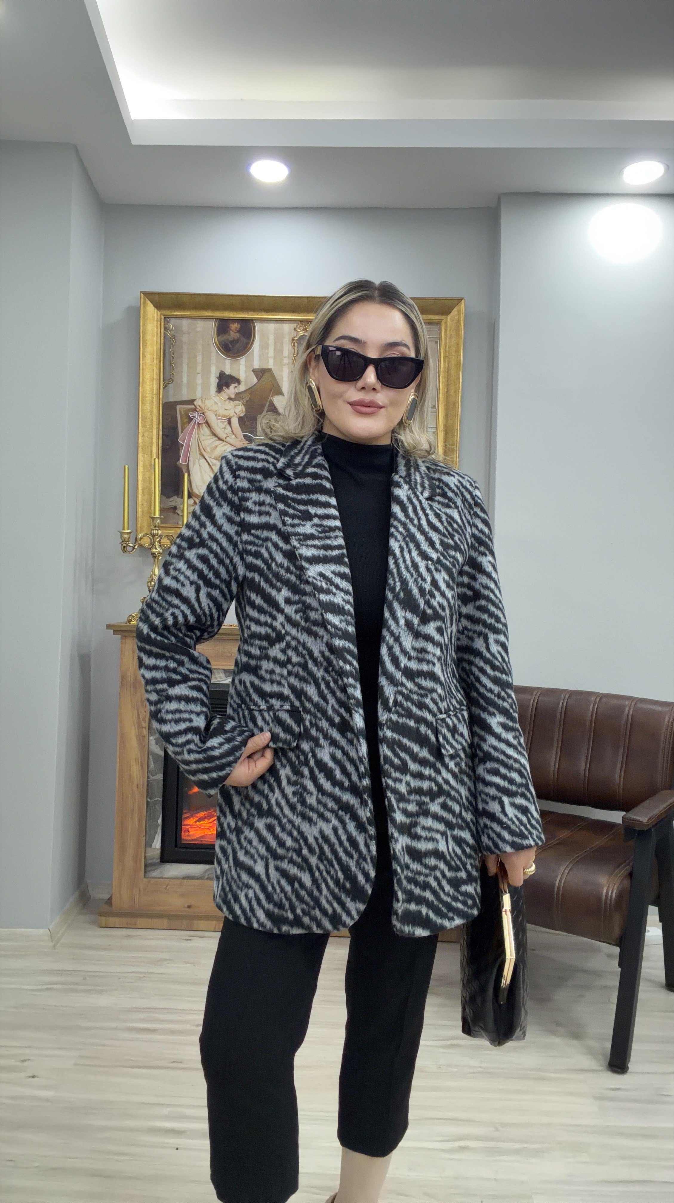 ZEBRA DESEN KEMERLİ KAŞE CEKET