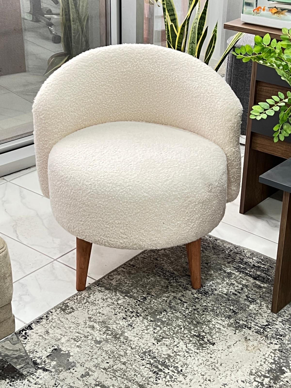 Bukle Ahşap Ayaklı Berjer Beyaz