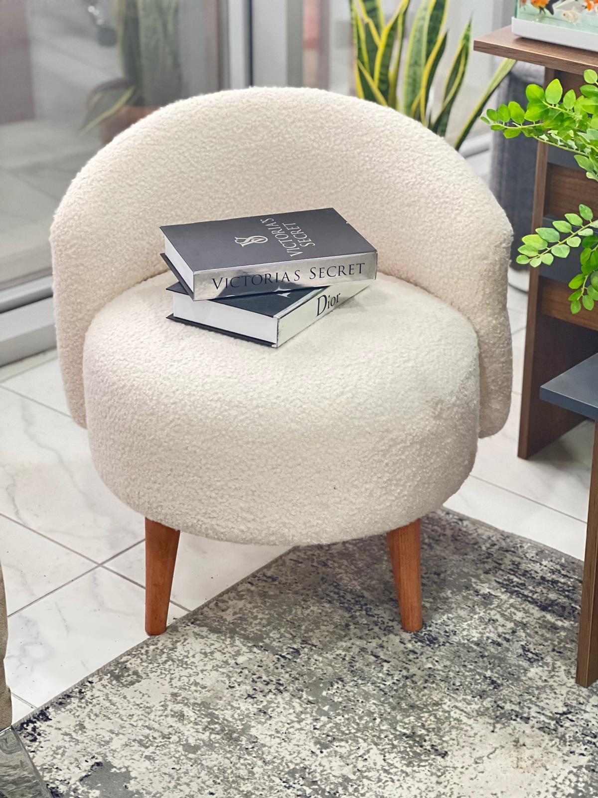 Bukle Ahşap Ayaklı Berjer Beyaz