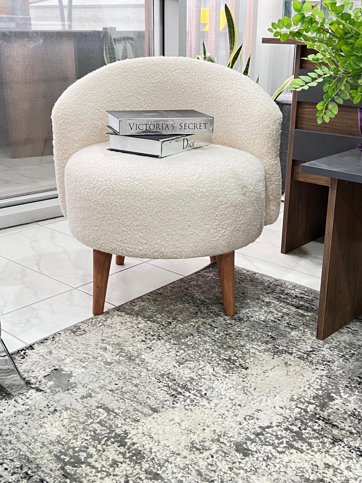 Bukle Ahşap Ayaklı Berjer Beyaz