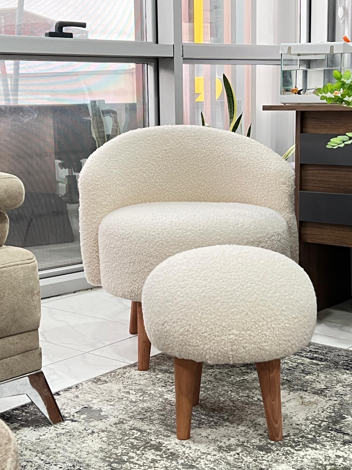 Bukle Ahşap Ayaklı Berjer ve Puf Beyaz