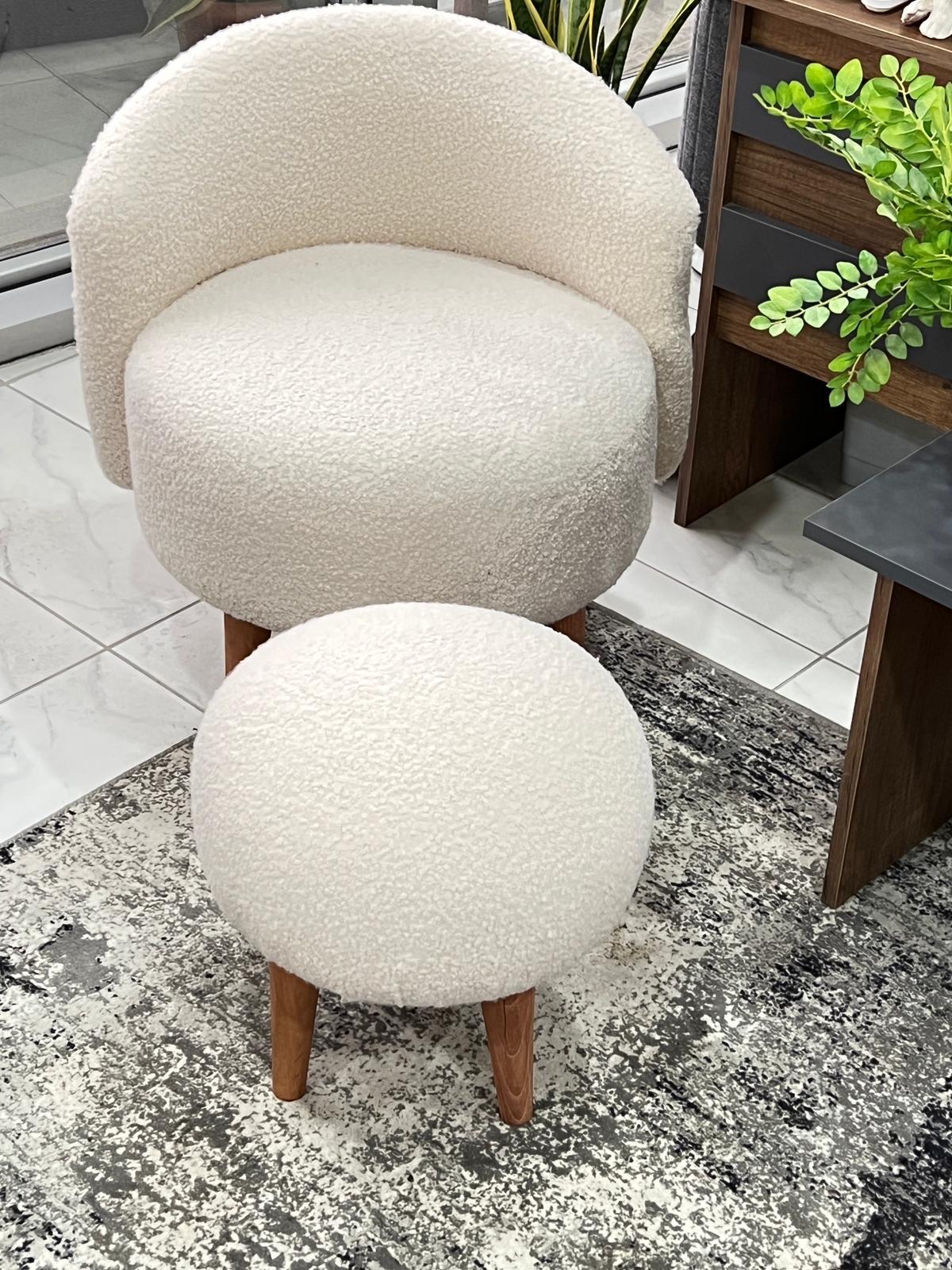 Bukle Ahşap Ayaklı Berjer ve Puf Beyaz