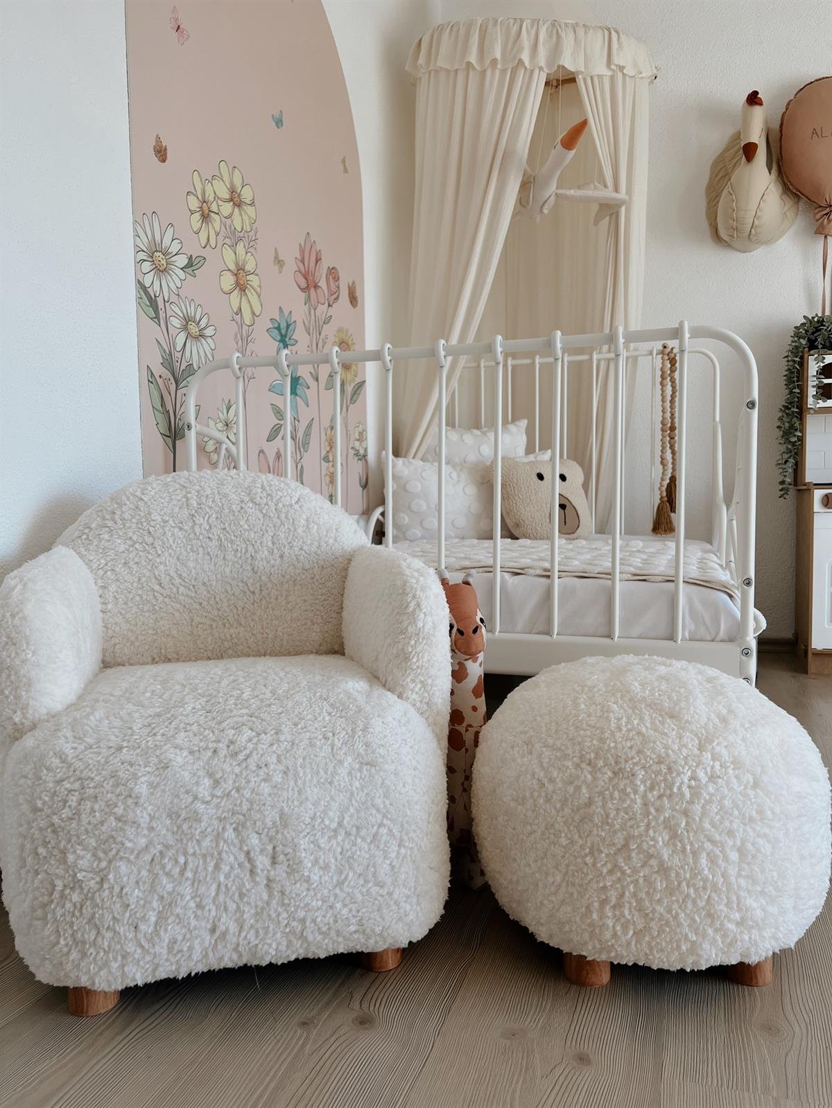 Teddy Ahşap Ayaklı Çocuk Koltuk ve Puf Beyaz 