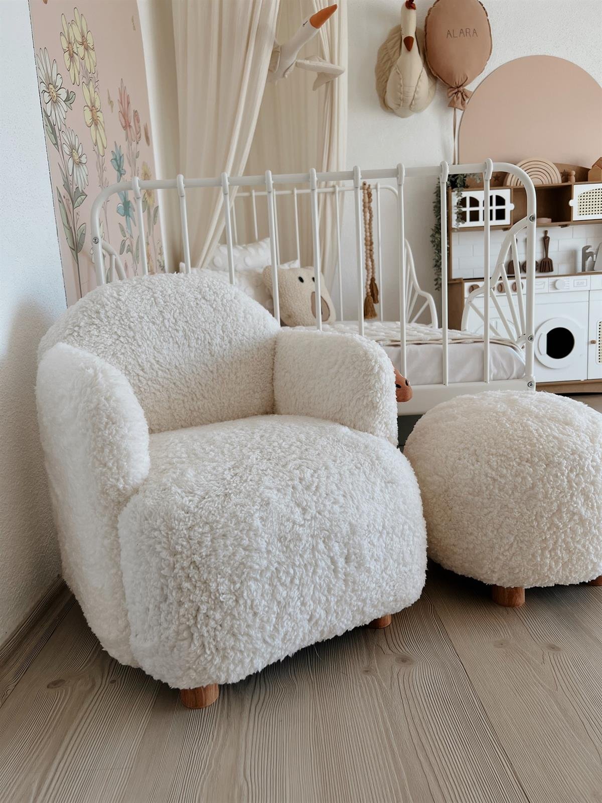 Teddy Ahşap Ayaklı Çocuk Koltuk ve Puf Beyaz 