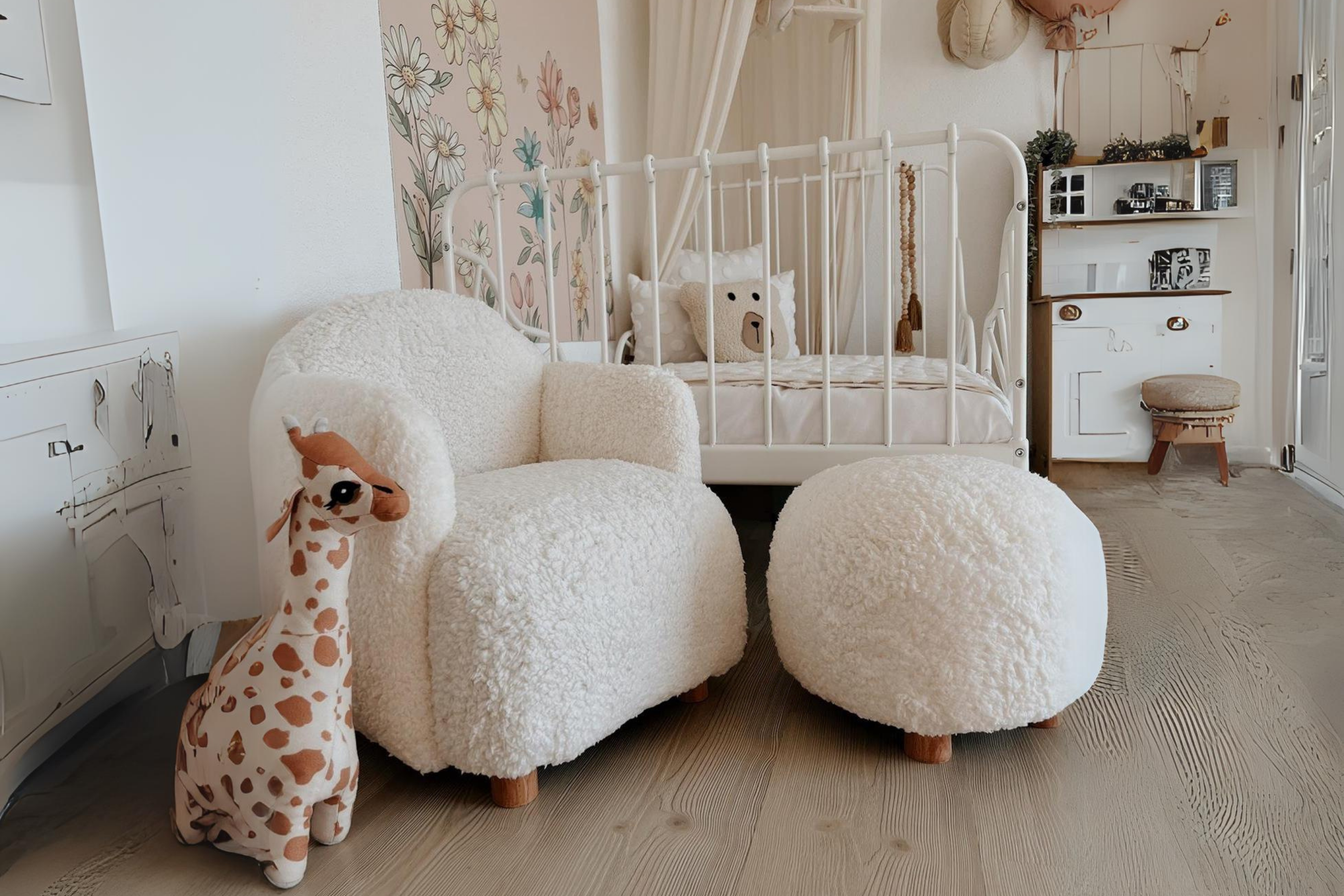 Teddy Ahşap Ayaklı Çocuk Koltuk ve Puf Beyaz 