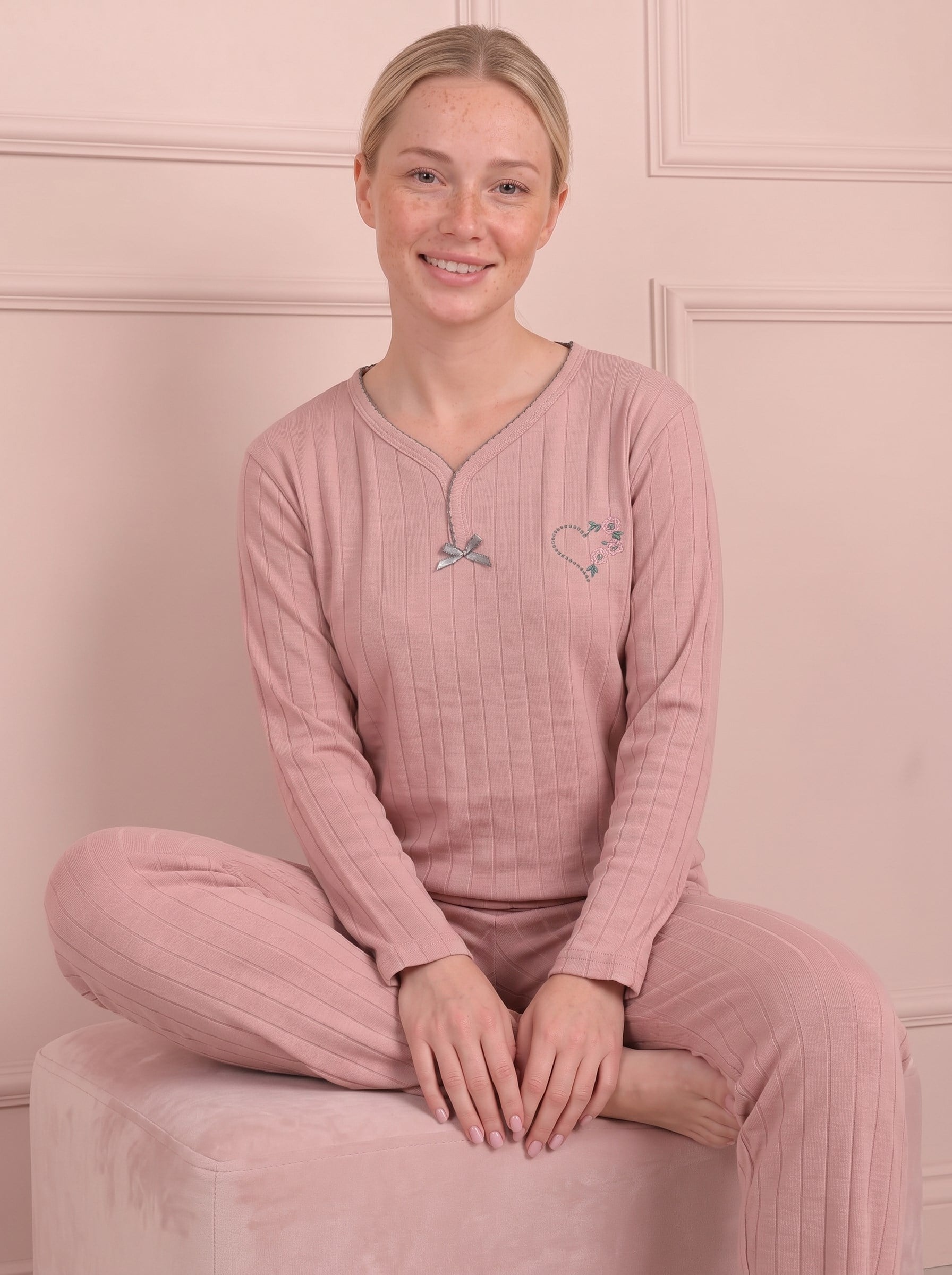 Kadın Çiçek İşlemeli Biye Yakalı Uzun Kol Altı Uzun Viskon Elegance Pijama Takımı