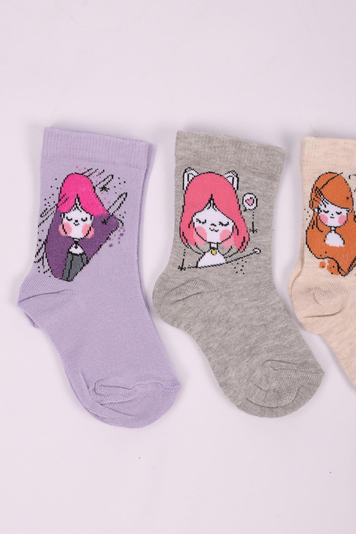 مجموعة شخصيات مكونة من 4 جوارب للفتيات ASORTI