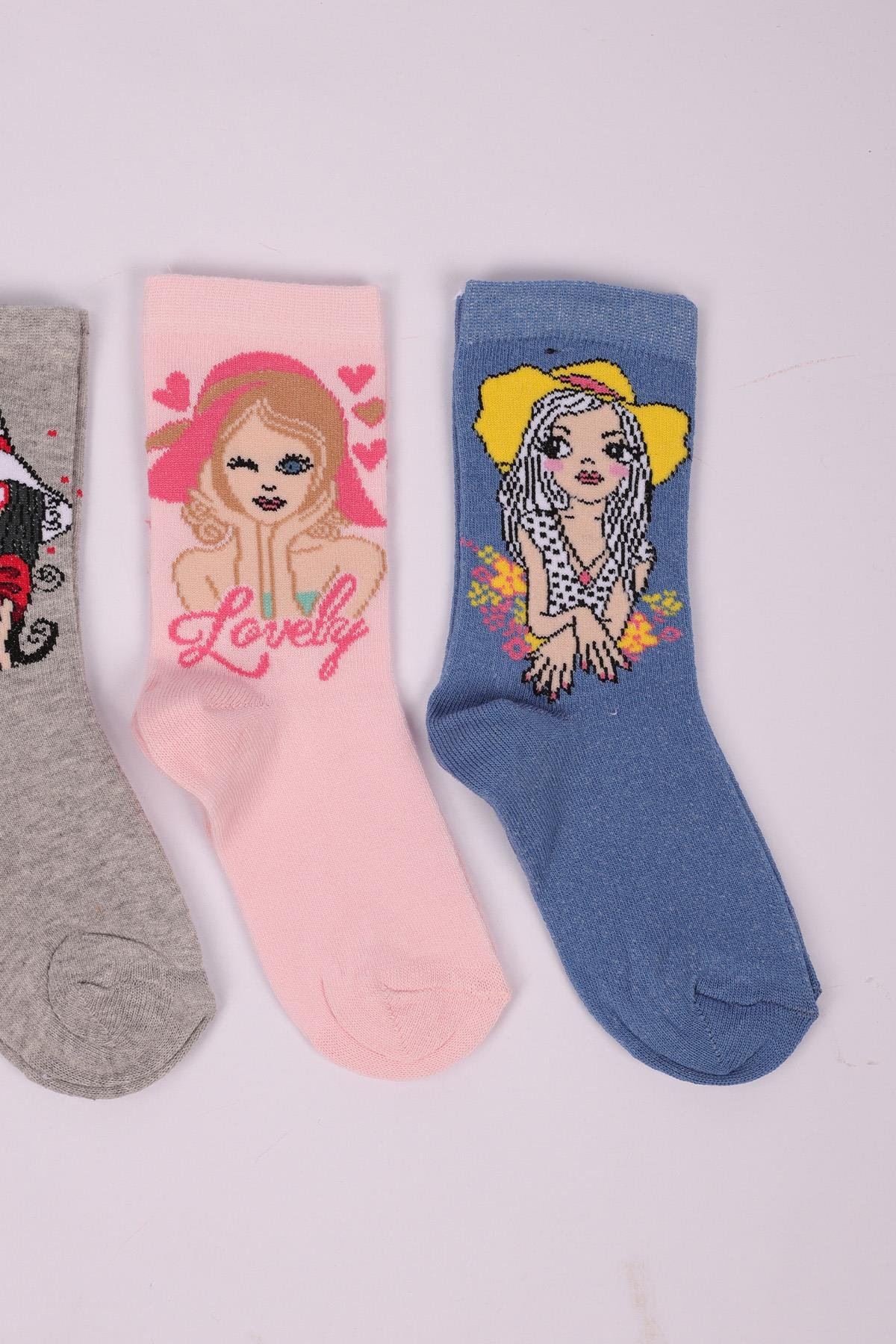 مجموعة شخصيات مكونة من 4 جوارب للفتيات ASORTI