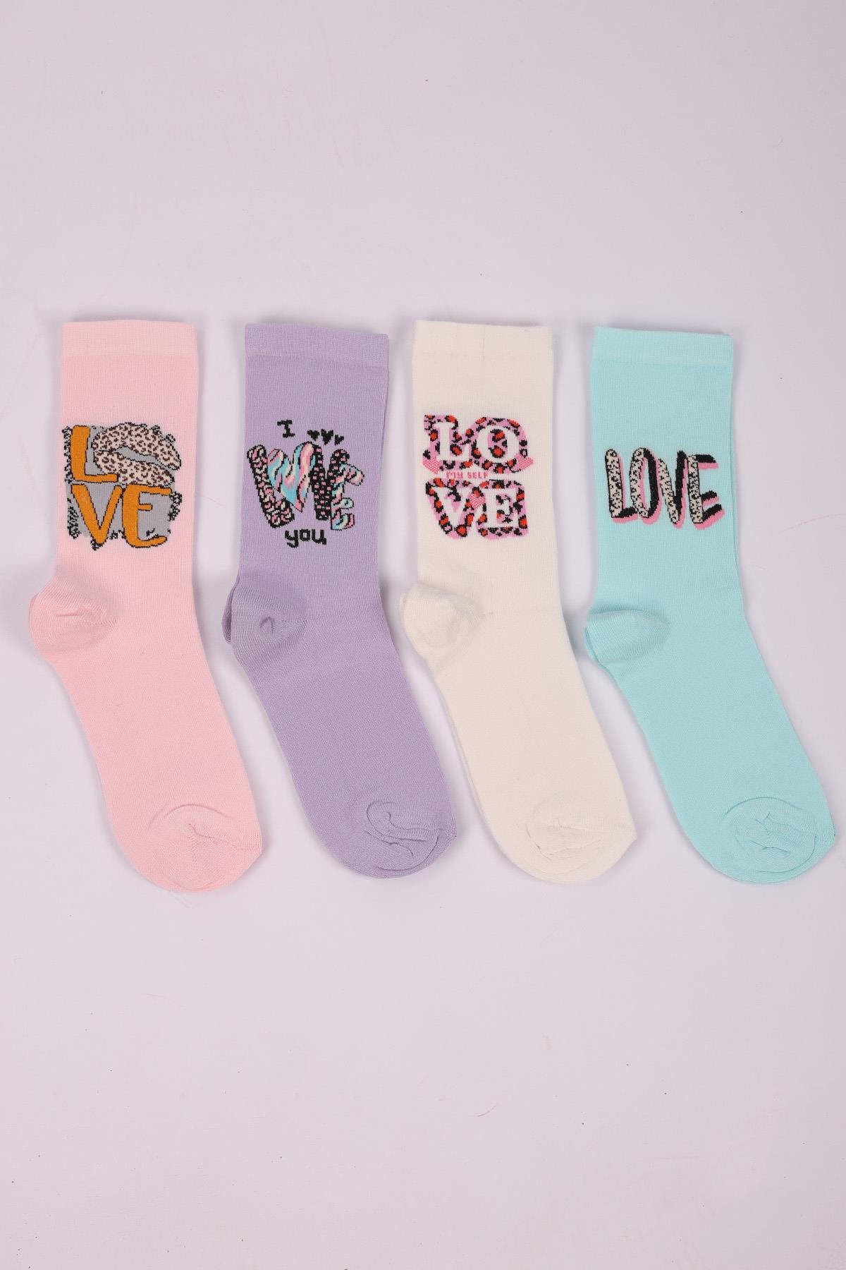 مجموعة من 4 جوارب بناتي عليها شعار Love ASORTİ