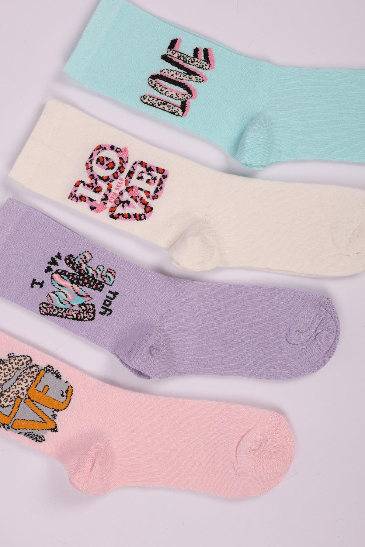 مجموعة من 4 جوارب بناتي عليها شعار Love ASORTİ